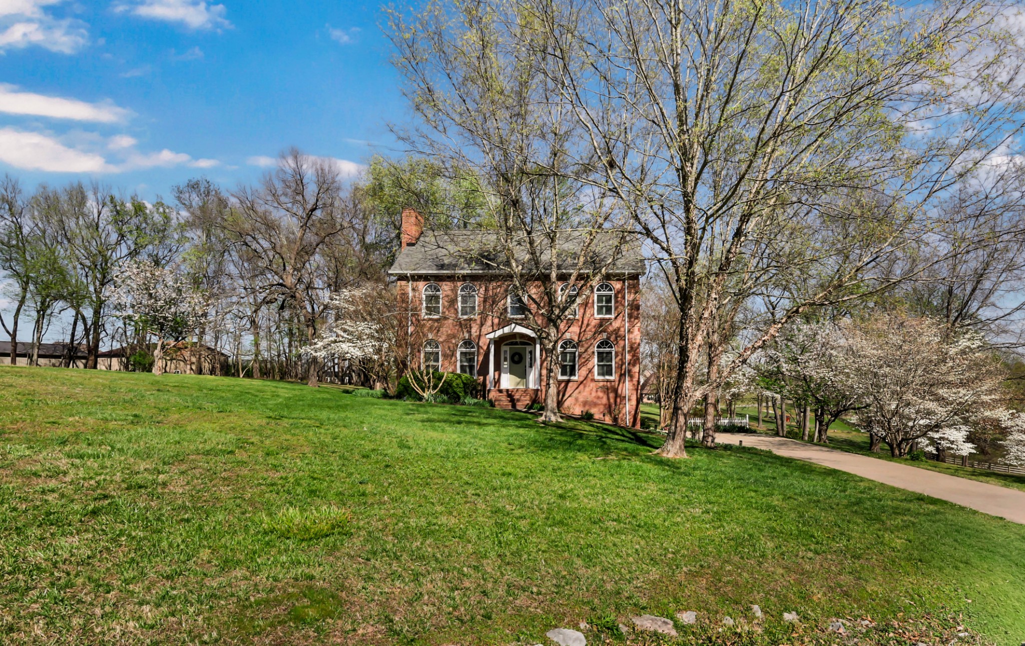 Adams, Tennessee, 37010, United States, 3 Bedrooms Bedrooms, ,3 BathroomsBathrooms,Residential,For Sale,2033502