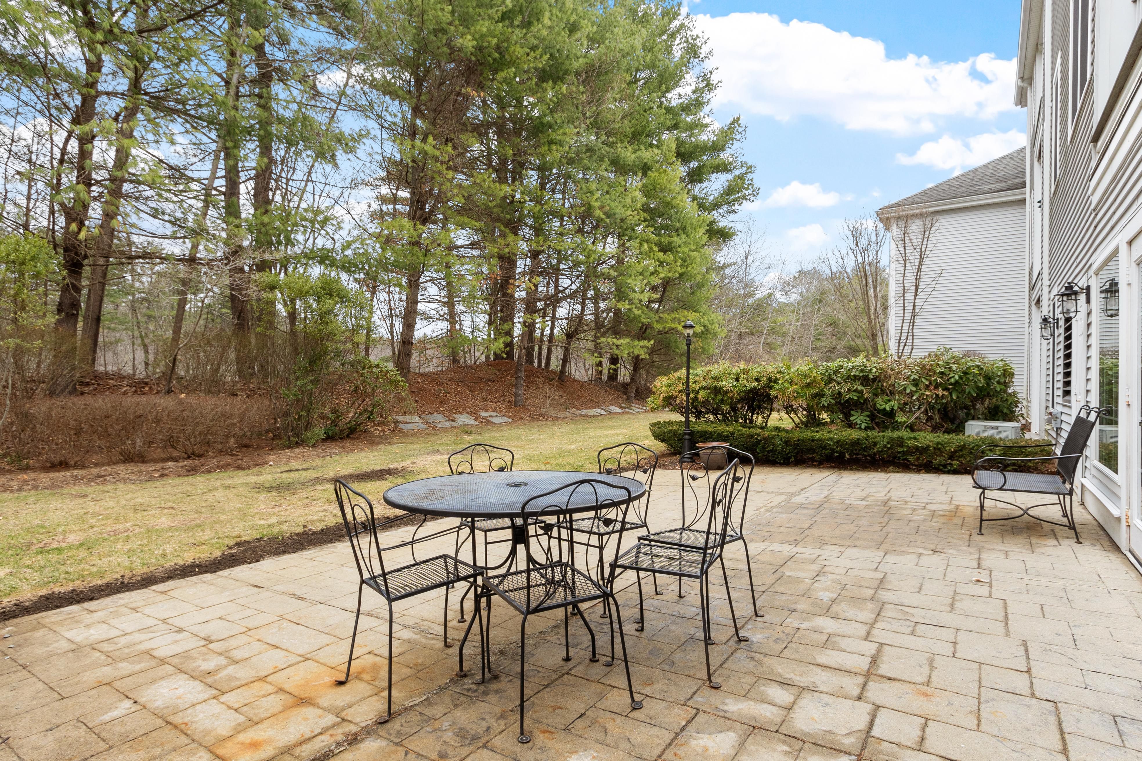  27 Hartland Way, Acton, MA, 01720 - 物件實景