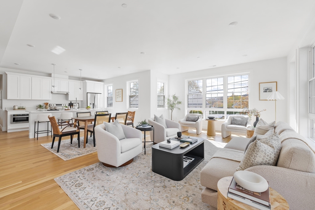 Marlborough, Massachusetts, 01752, United States, 2 Bedrooms Bedrooms, ,2 BathroomsBathrooms,Residential,For Sale,1988023