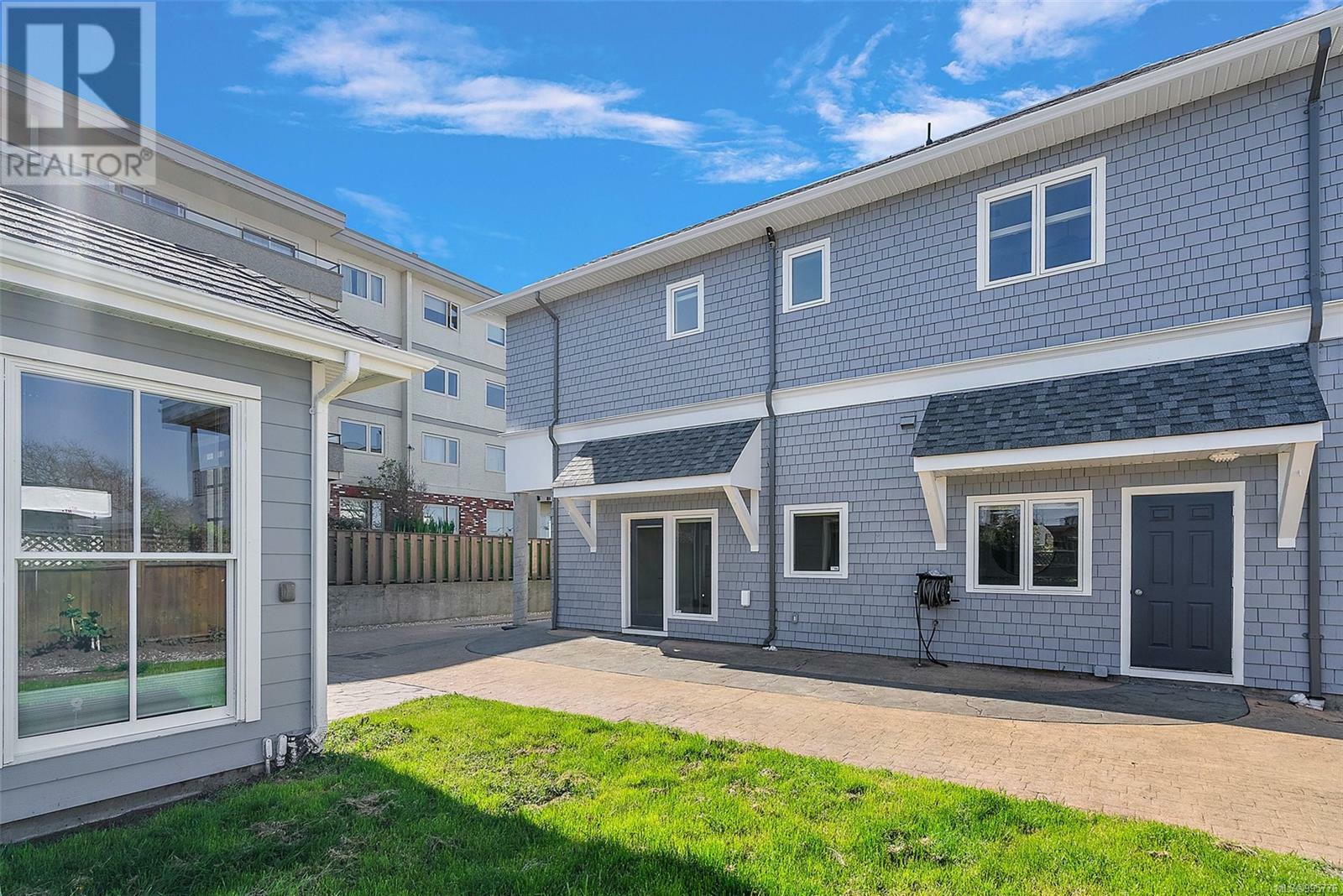 VICTORIA, British Columbia, V8V 1A8, CA, 4 Bedrooms Bedrooms, ,4 BathroomsBathrooms,Residential,For Sale,1876400