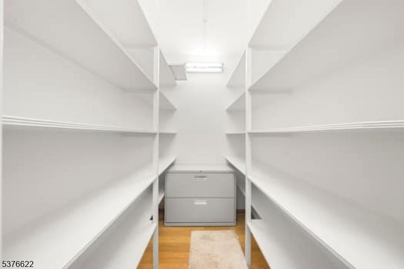 Verona Twp., New Jersey, 07044, United States, 2 Bedrooms Bedrooms, ,2 BathroomsBathrooms,Residential,For Sale,1976257