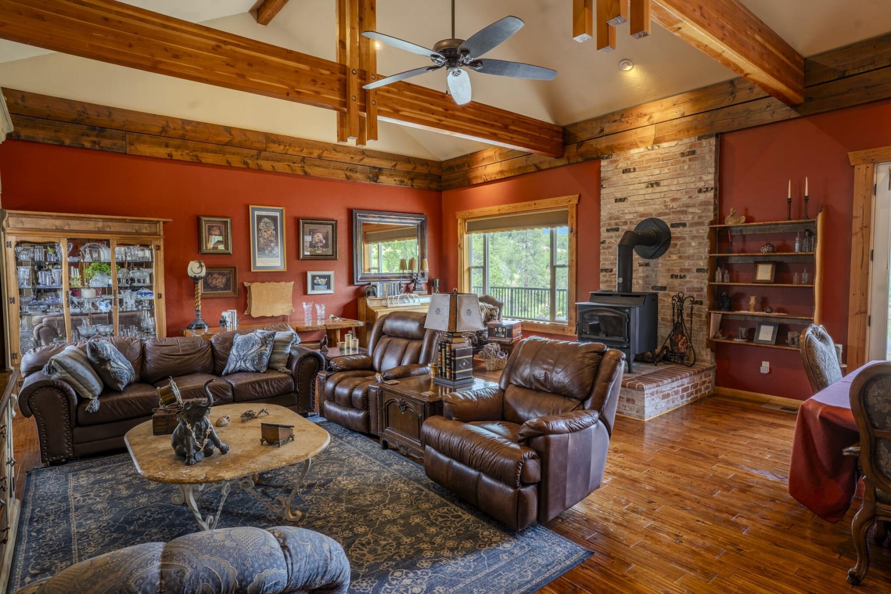  1969 Colestin Road Ashland, OR 97520 - 物件實景