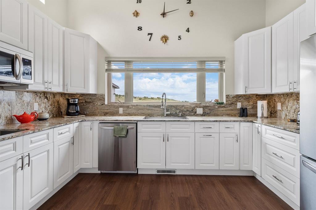Mancos, Colorado, 81328, United States, 3 Bedrooms Bedrooms, ,2 BathroomsBathrooms,Residential,For Sale,1885408