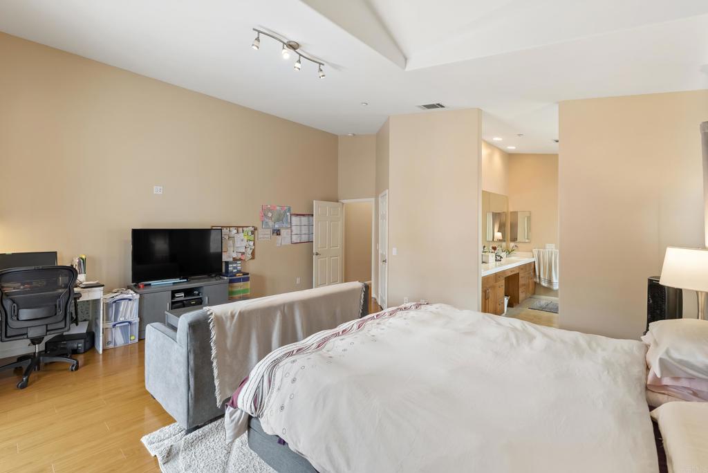 Coronado, California, 92118, United States, 3 Bedrooms Bedrooms, ,2 BathroomsBathrooms,Residential,For Sale,1991535