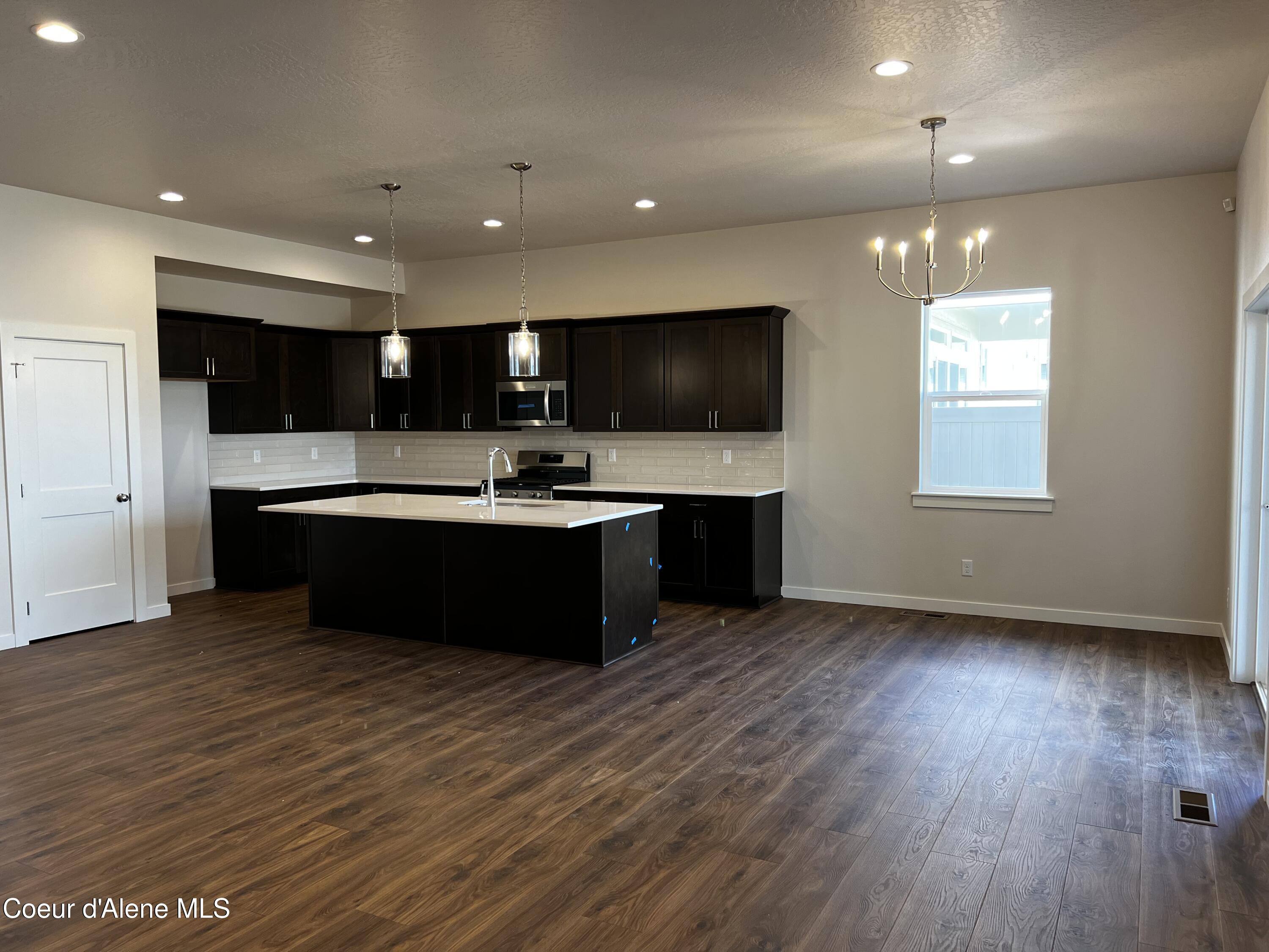 Post Falls, Idaho, 83854, United States, 4 Bedrooms Bedrooms, ,3 BathroomsBathrooms,Residential,For Sale,1920719