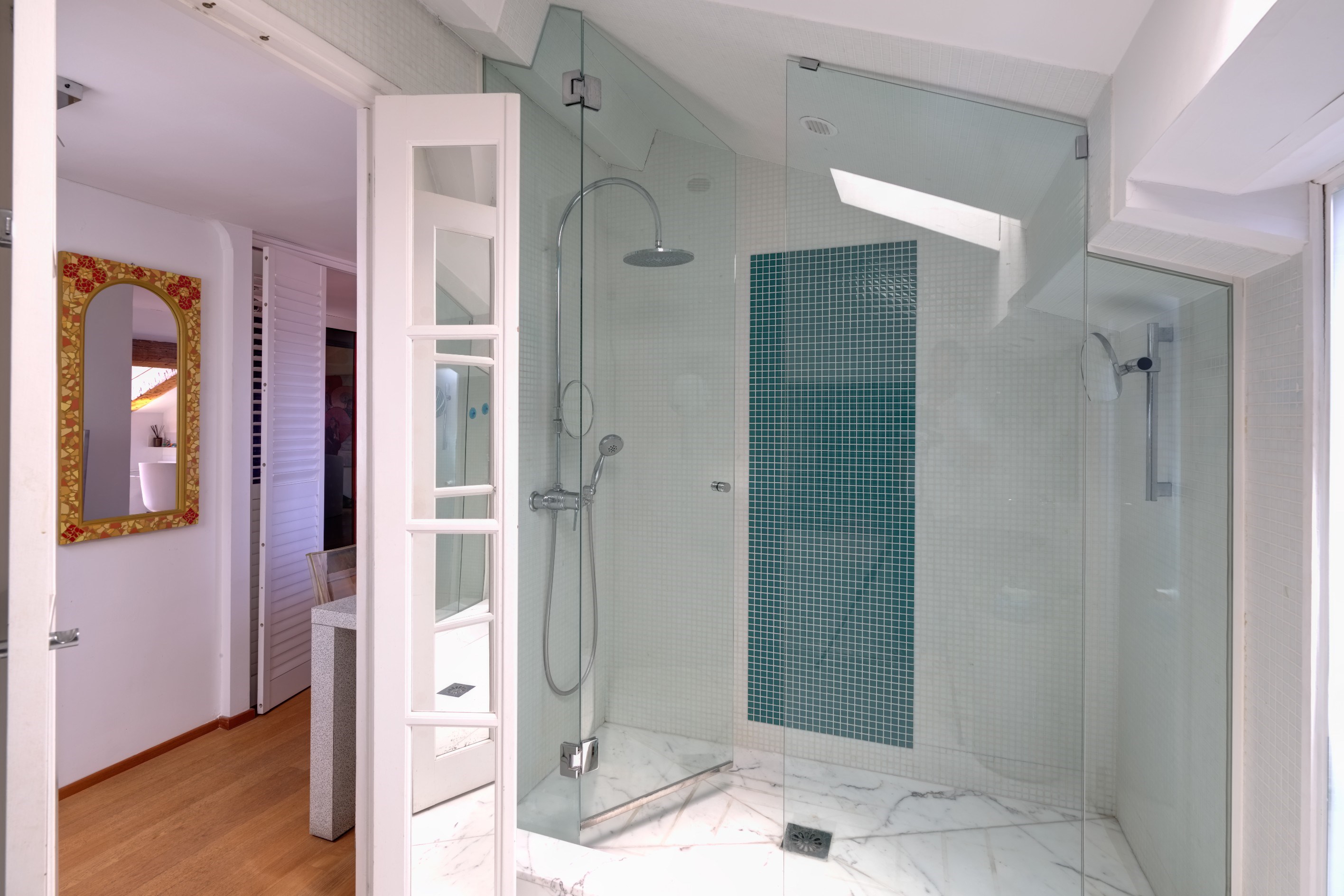 La Croix des Gardes: Penthouse with panoramic sea views and terraces in a histo… - 物件實景