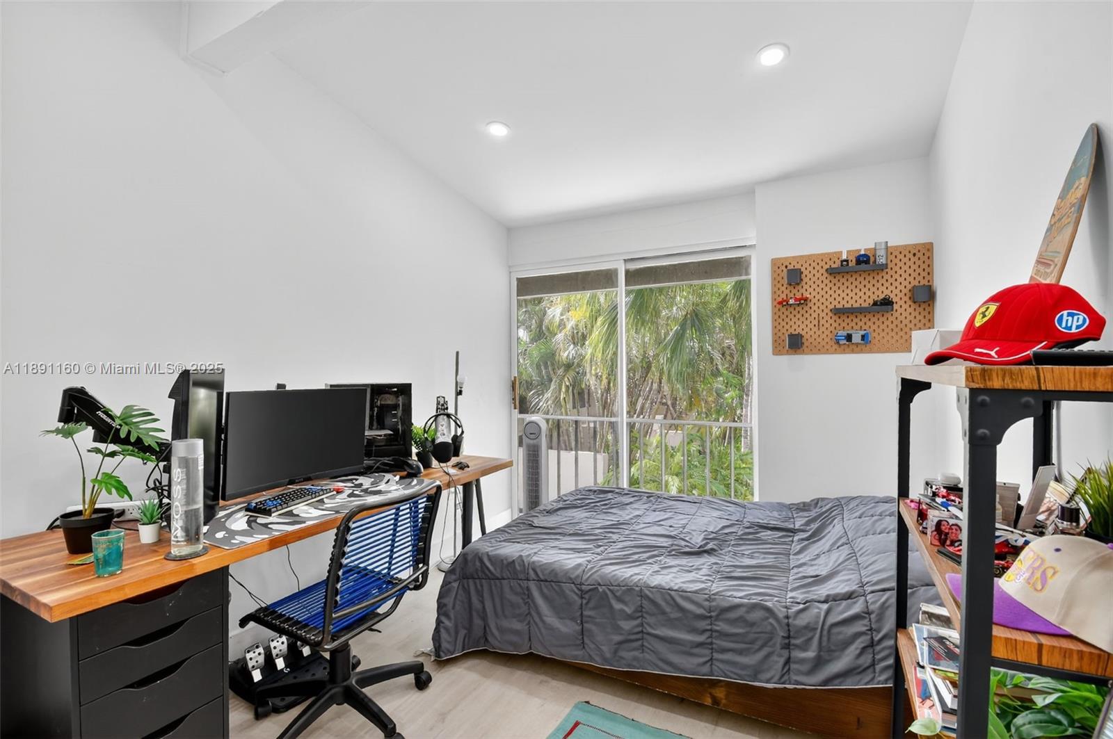 Miami, Florida, 33180, United States, 3 Bedrooms Bedrooms, ,3 BathroomsBathrooms,Residential,For Sale,1961045