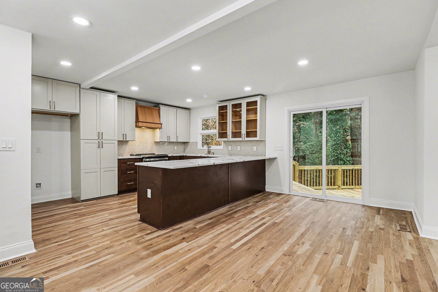 Atlanta, Georgia, 30345, United States, 4 Bedrooms Bedrooms, ,3 BathroomsBathrooms,Residential,For Sale,2007890