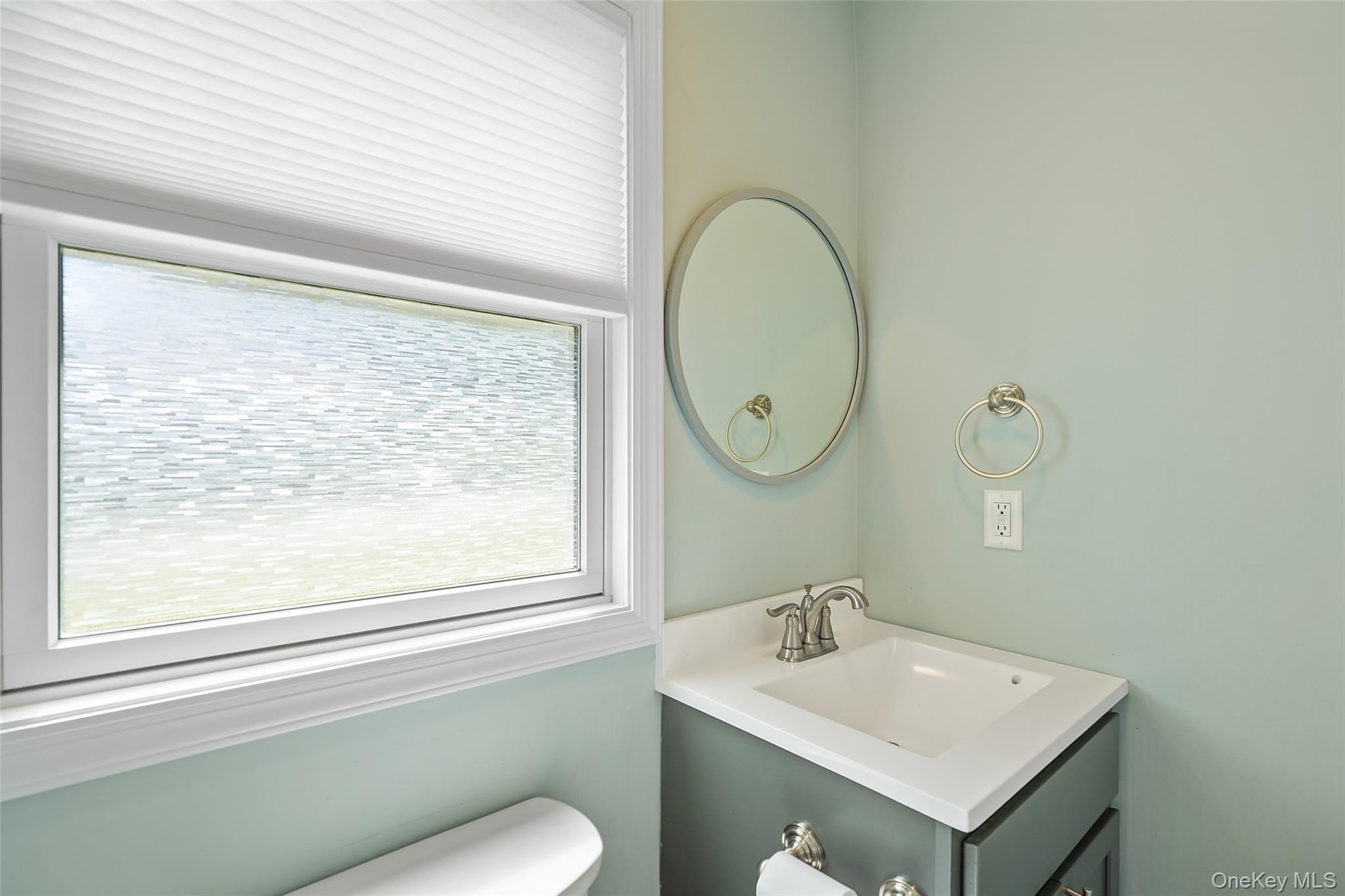 White Plains, New York, 10603, United States, 3 Bedrooms Bedrooms, ,3 BathroomsBathrooms,Residential,For Sale,1933056