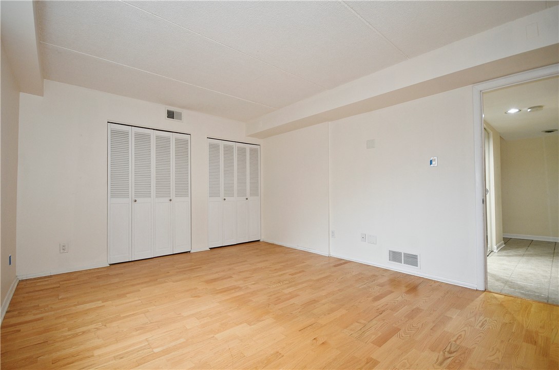 1000 Grandview Avenue Unit 401, Mt Washington, Pennsylvania, 15211, United States, 2 Bedrooms Bedrooms, ,2 BathroomsBathrooms,Residential,For Sale,1000 Grandview Avenue Unit 401,1662868