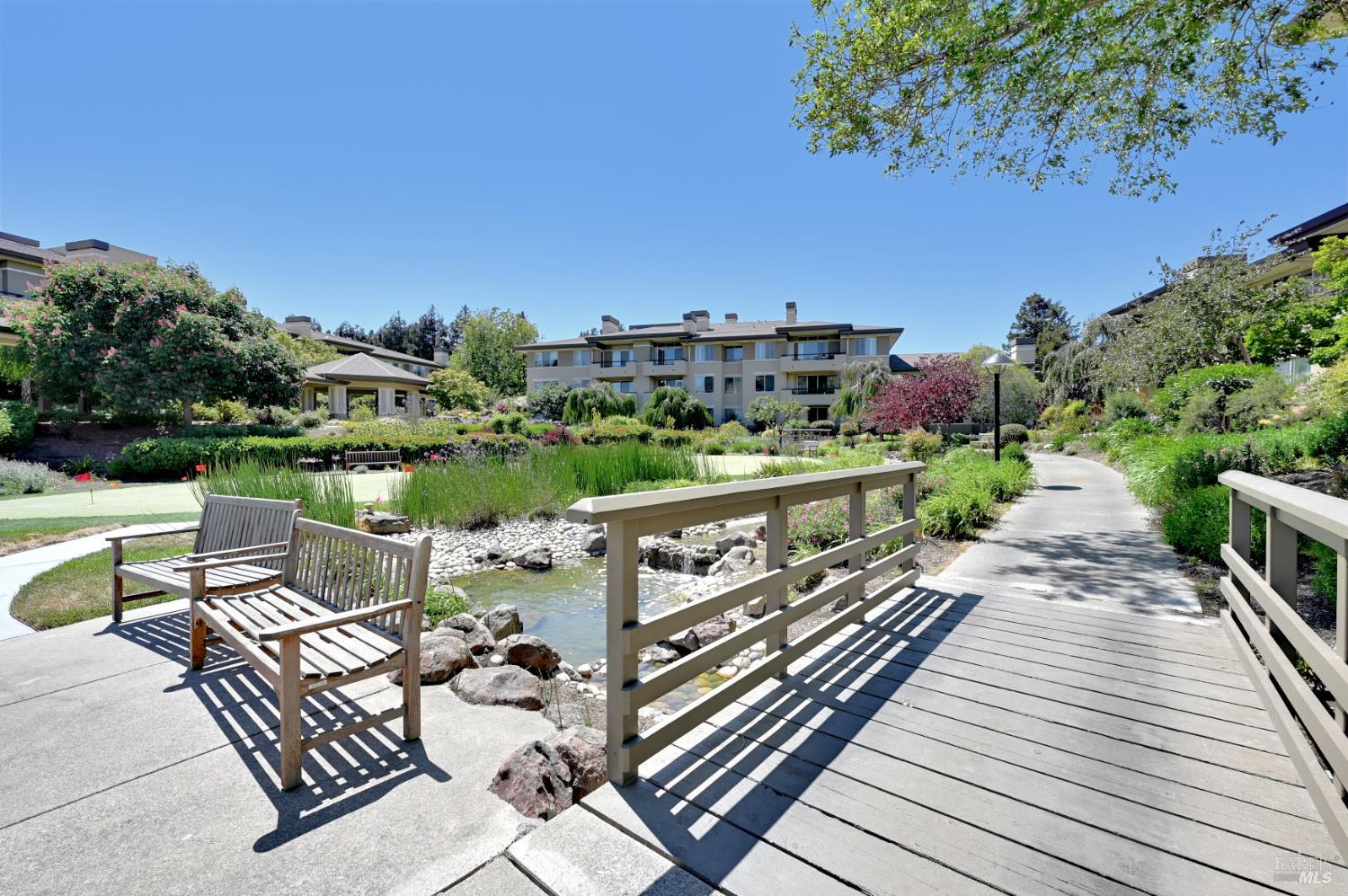 San Rafael, California, 94903, United States, 1 Bedroom Bedrooms, ,2 BathroomsBathrooms,Residential,For Sale,1896555