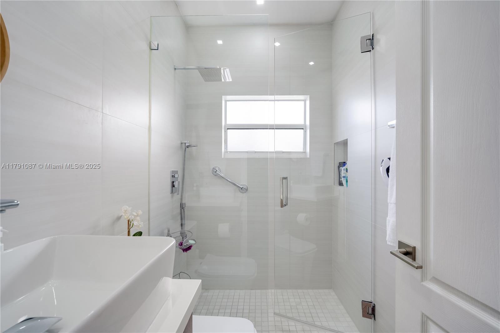 Doral, Florida, 33178, United States, 3 Bedrooms Bedrooms, ,2 BathroomsBathrooms,Residential,For Sale,1795059