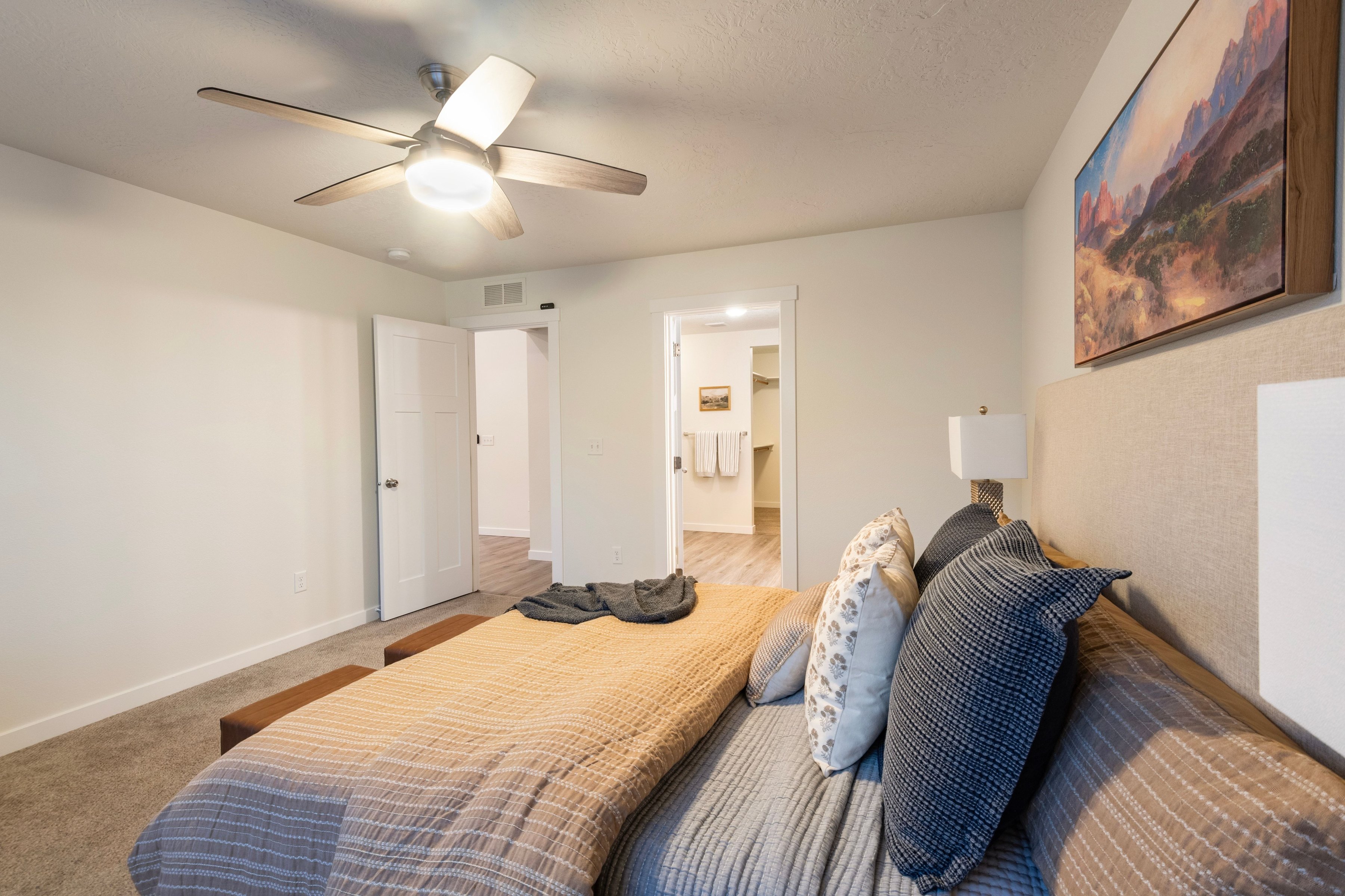  Better Than New  Move-In Ready with Space to Live & Relax - 物件實景