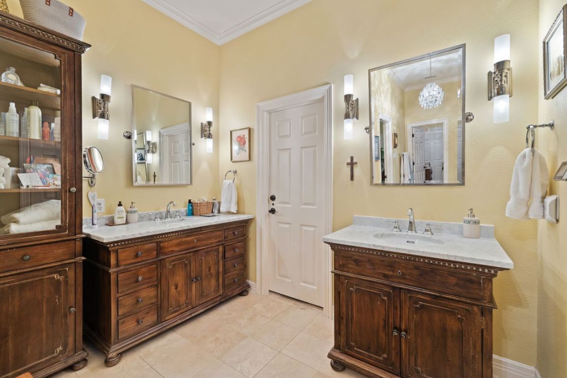 Austin, Texas, 78746, United States, 5 Bedrooms Bedrooms, ,5 BathroomsBathrooms,Residential,For Sale,1847430