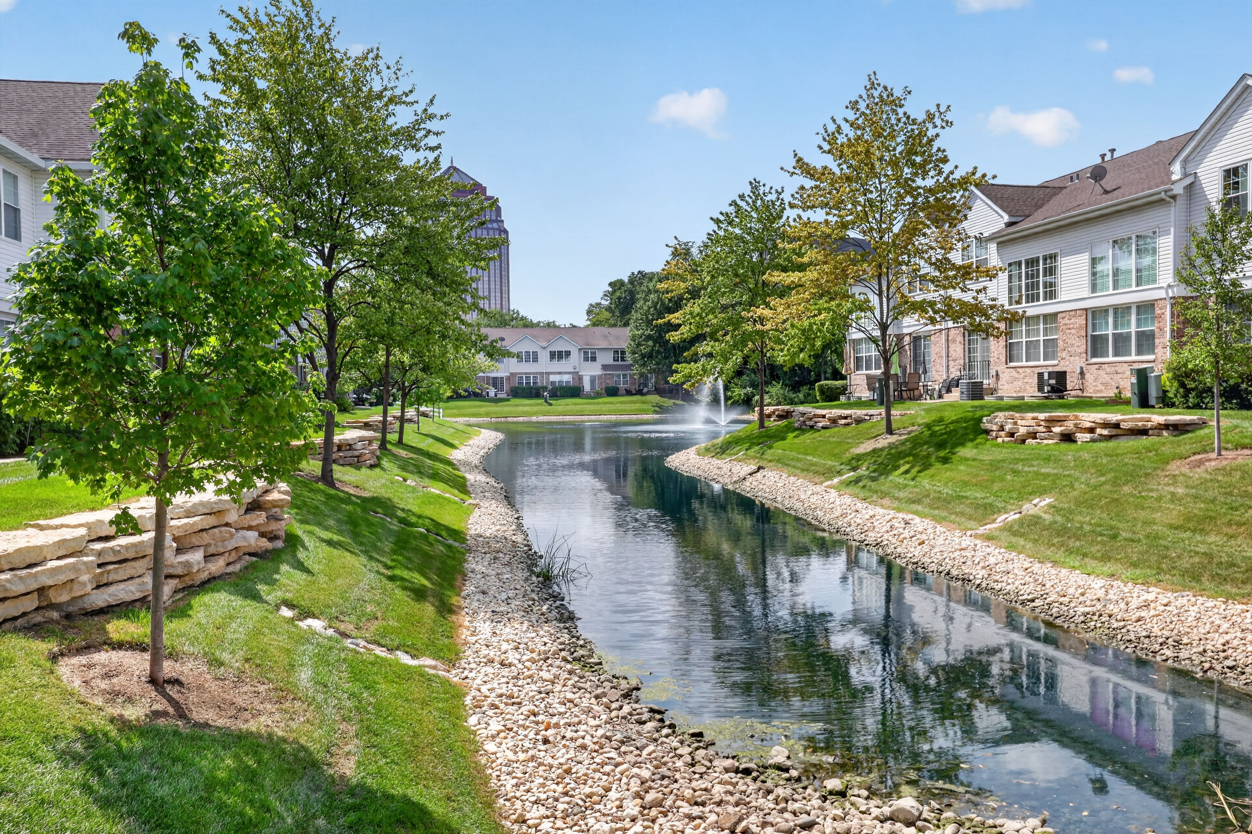  Beautiful Private End-unit Townhome Overlooking a Peaceful Pond - 物件實景