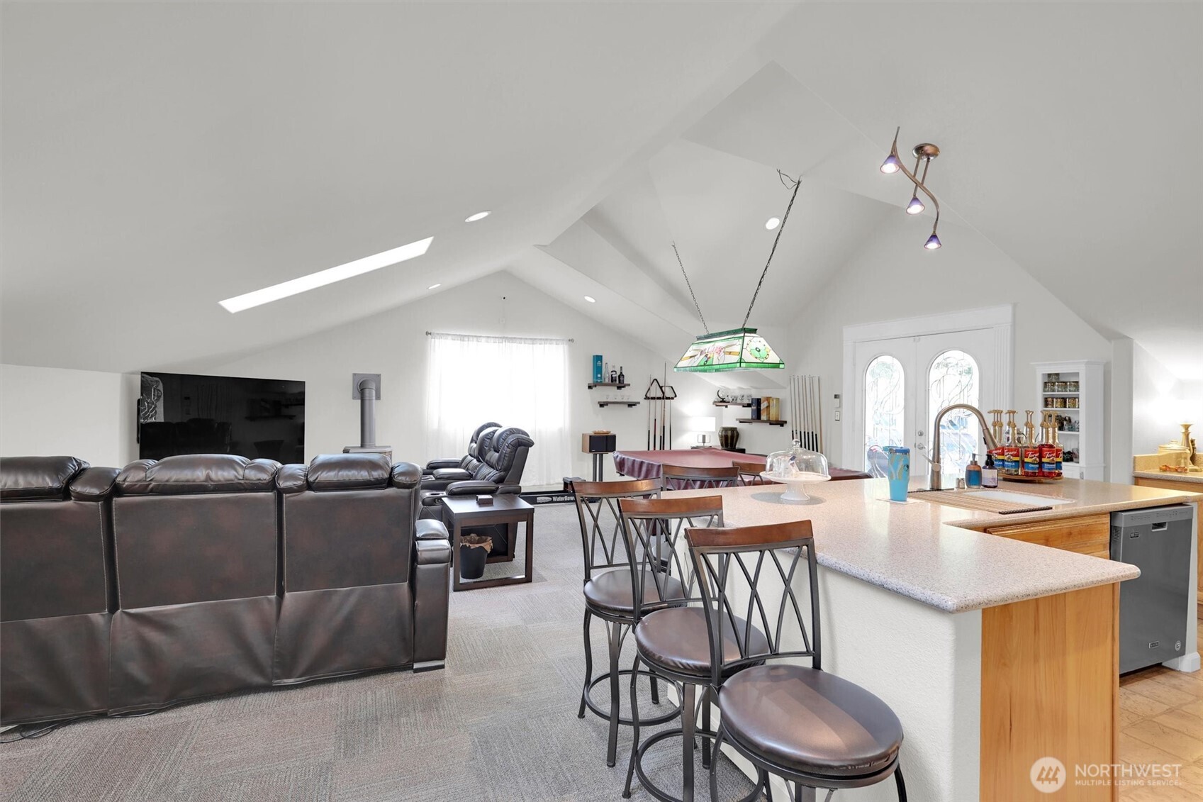 Tacoma, Washington, 98444, United States, 4 Bedrooms Bedrooms, ,4 BathroomsBathrooms,Residential,For Sale,1973833