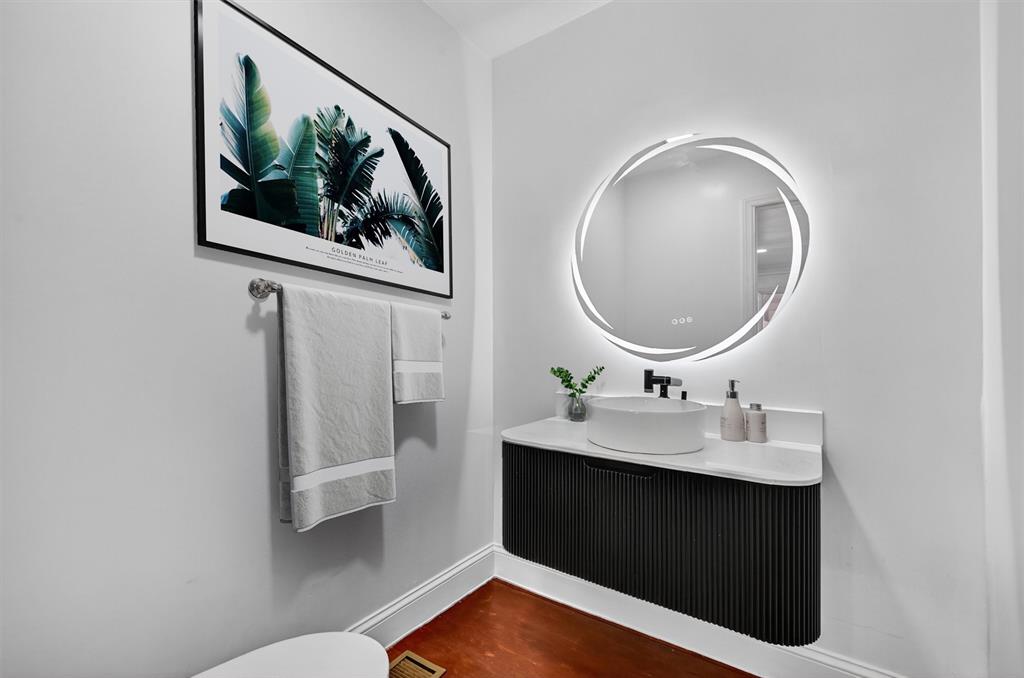 Warwick, New York, 10990, United States, 5 Bedrooms Bedrooms, ,4 BathroomsBathrooms,Residential,For Sale,1981547