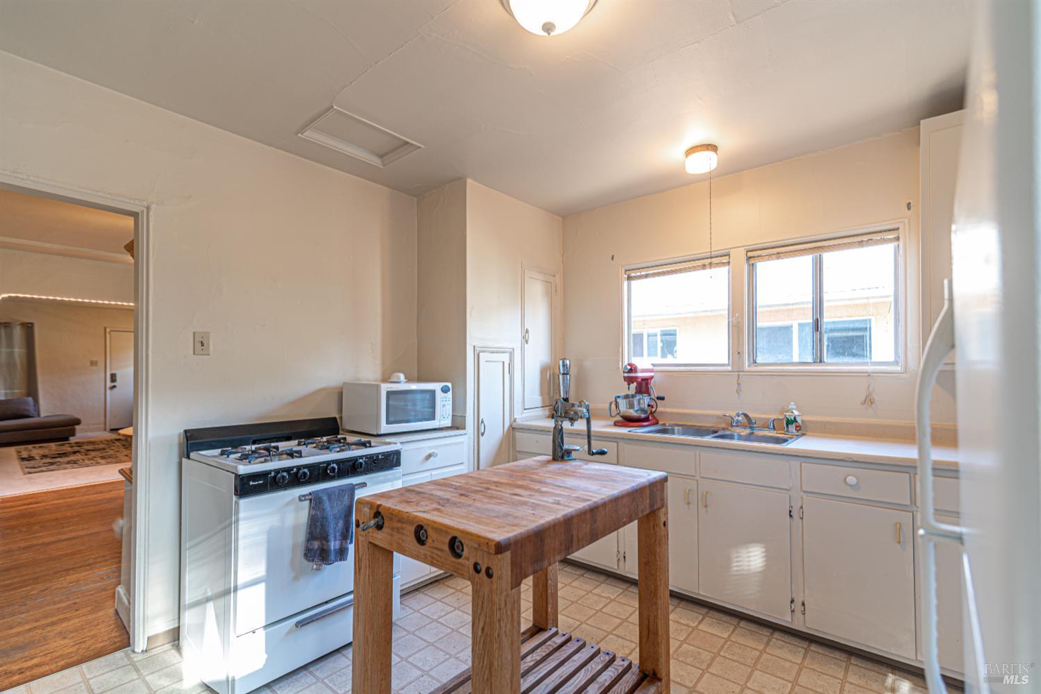 Santa Rosa, California, 95404, United States, 3 Bedrooms Bedrooms, ,2 BathroomsBathrooms,Residential,For Sale,1974780