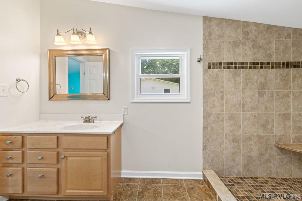 Macon, North Carolina, 27551, United States, 3 Bedrooms Bedrooms, ,2 BathroomsBathrooms,Residential,For Sale,1896406