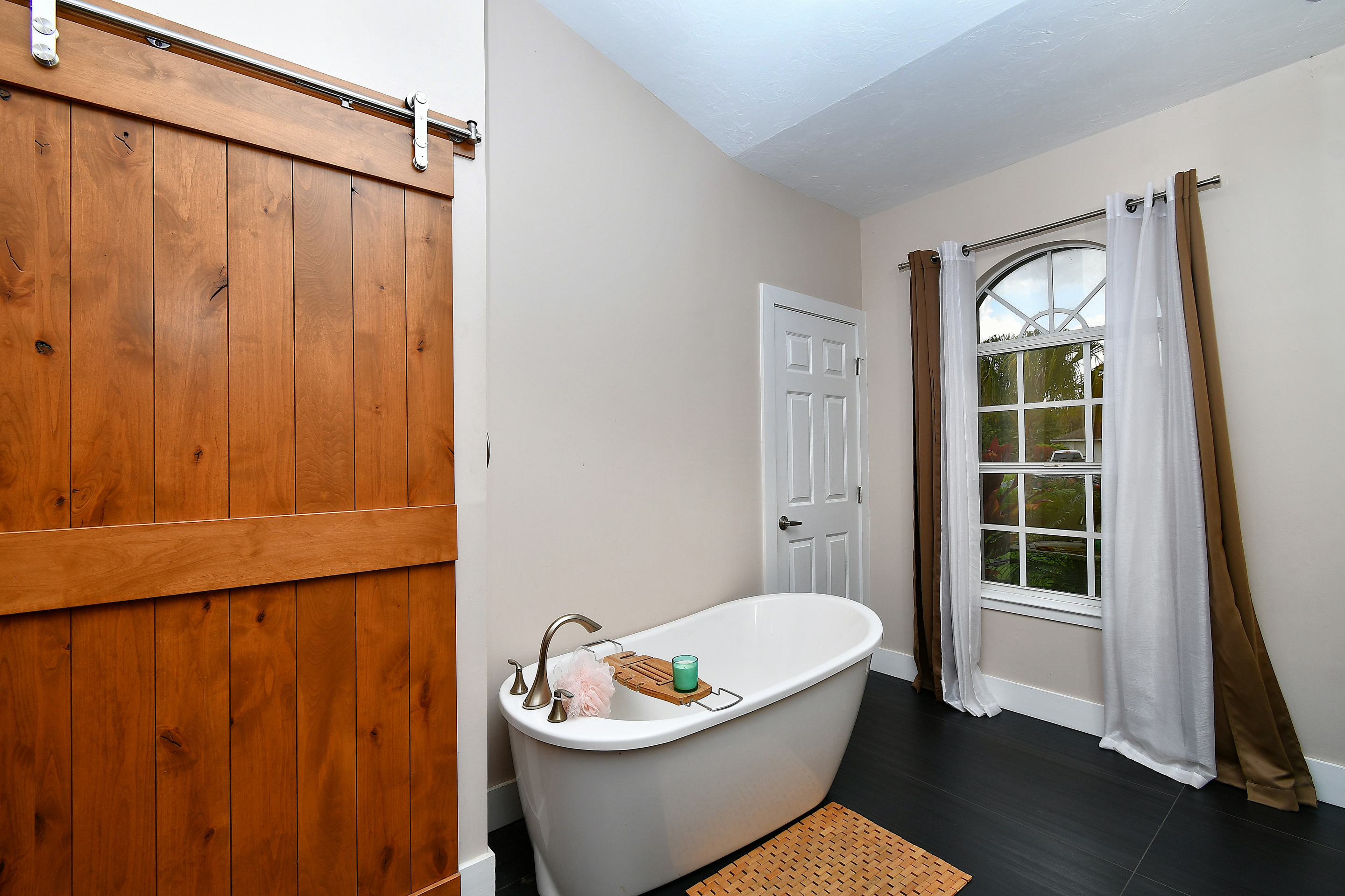 Lehigh, Florida, 33972, United States, 4 Bedrooms Bedrooms, ,3 BathroomsBathrooms,Residential,For Sale,1805225
