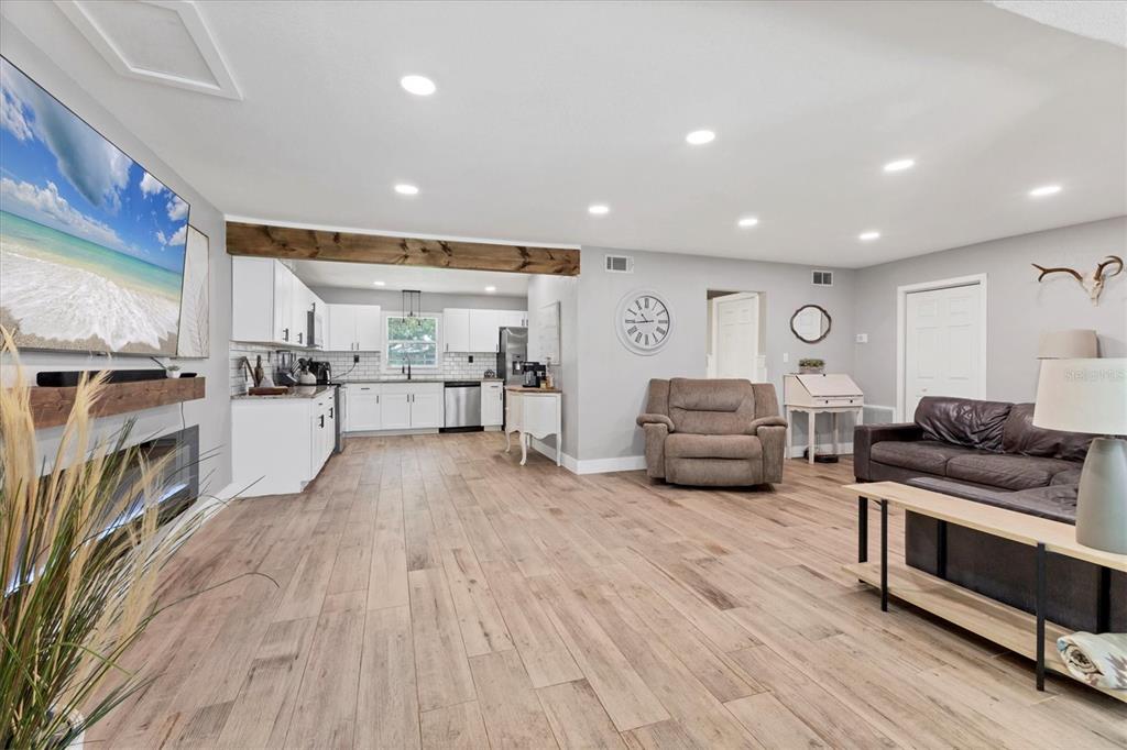 Wimauma, Florida, 33598, United States, 4 Bedrooms Bedrooms, ,4 BathroomsBathrooms,Residential,For Sale,1918818