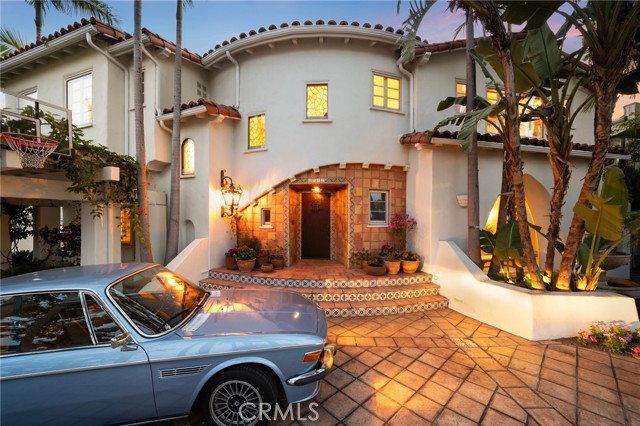 Los Angeles, California, 90064, United States, 6 Bedrooms Bedrooms, ,3 BathroomsBathrooms,Residential,For Sale,1878495