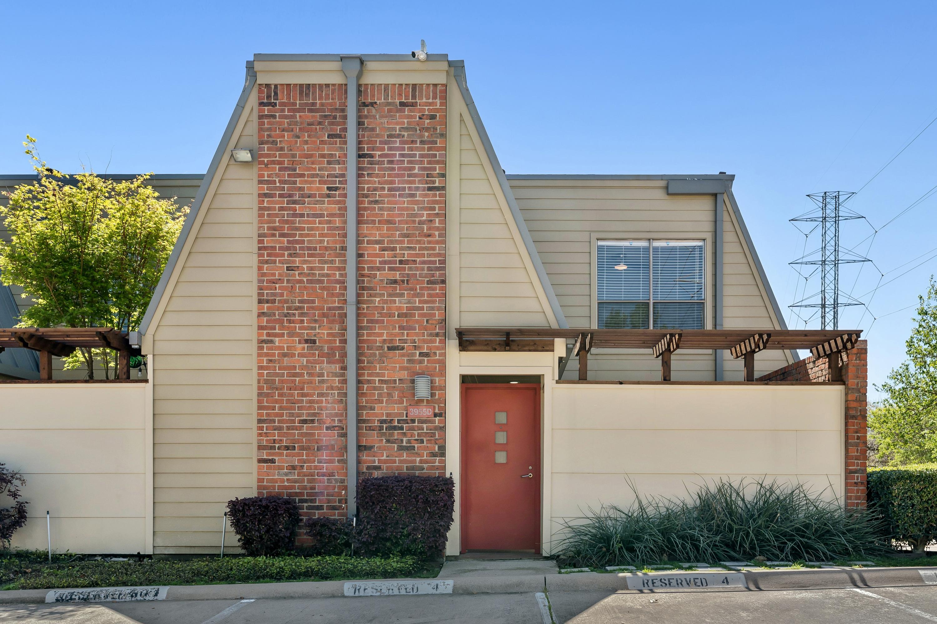  Katy Trail Condo Fully Remodeled with Private Turf Patio - 物件實景