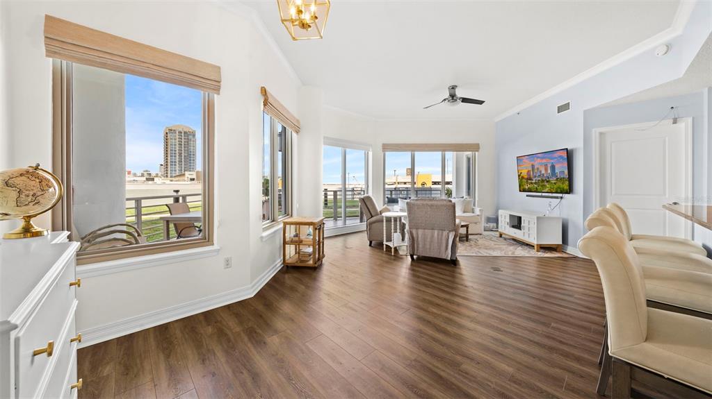 Tampa, Florida, 33602, United States, 2 Bedrooms Bedrooms, ,2 BathroomsBathrooms,Residential,For Sale,1935237
