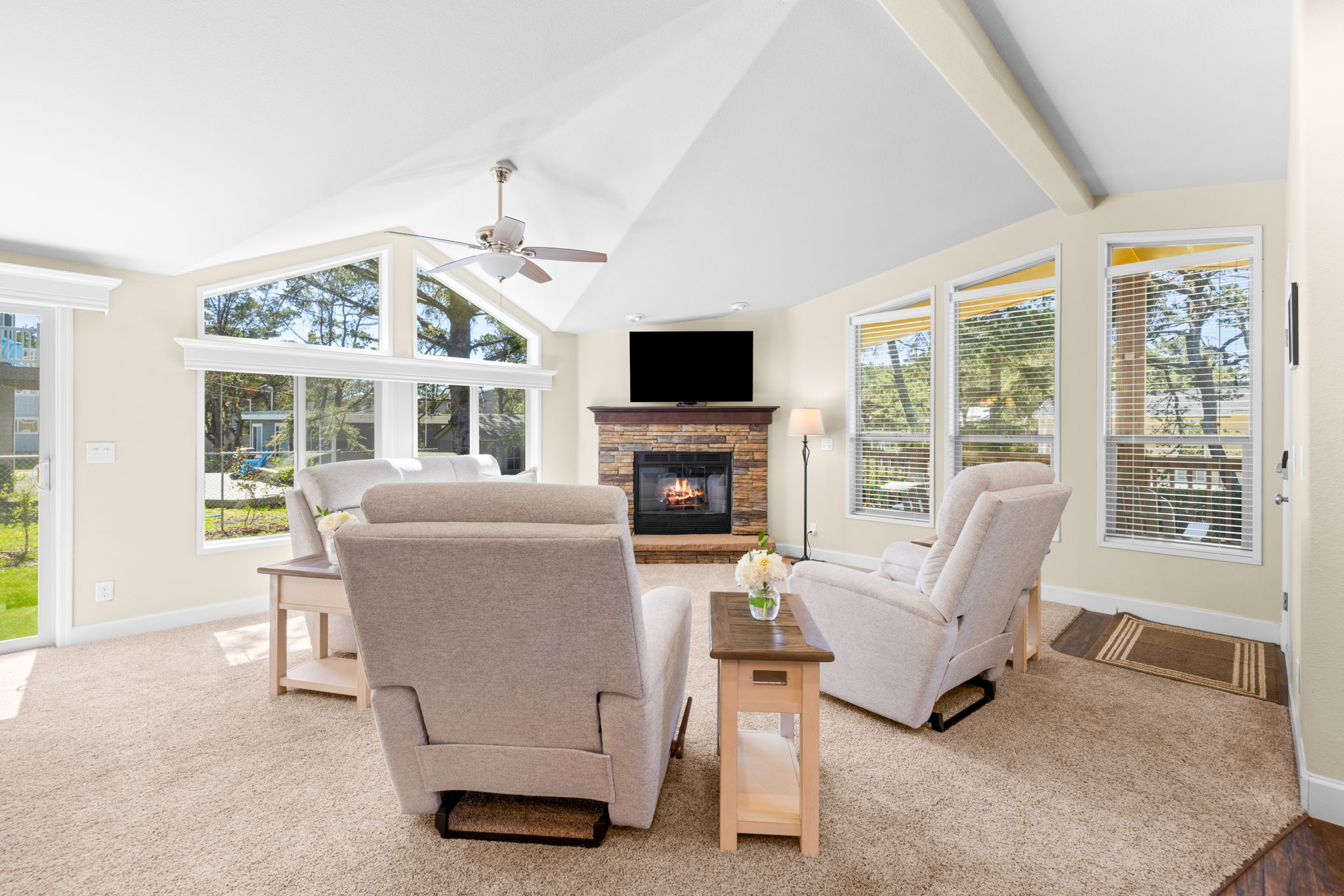 Cloverdale, Oregon, 97135, United States, 2 Bedrooms Bedrooms, ,2 BathroomsBathrooms,Residential,For Sale,1983657