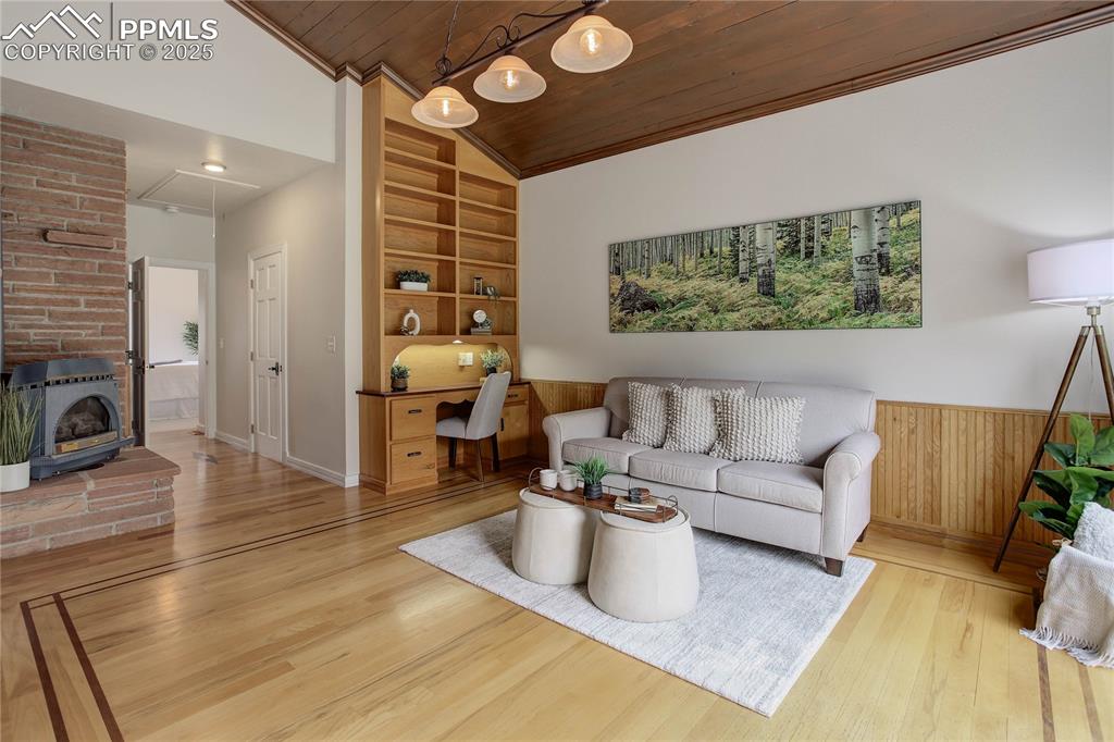Colorado Springs, Colorado, 80908, United States, 3 Bedrooms Bedrooms, ,1 BathroomBathrooms,Residential,For Sale,1836722