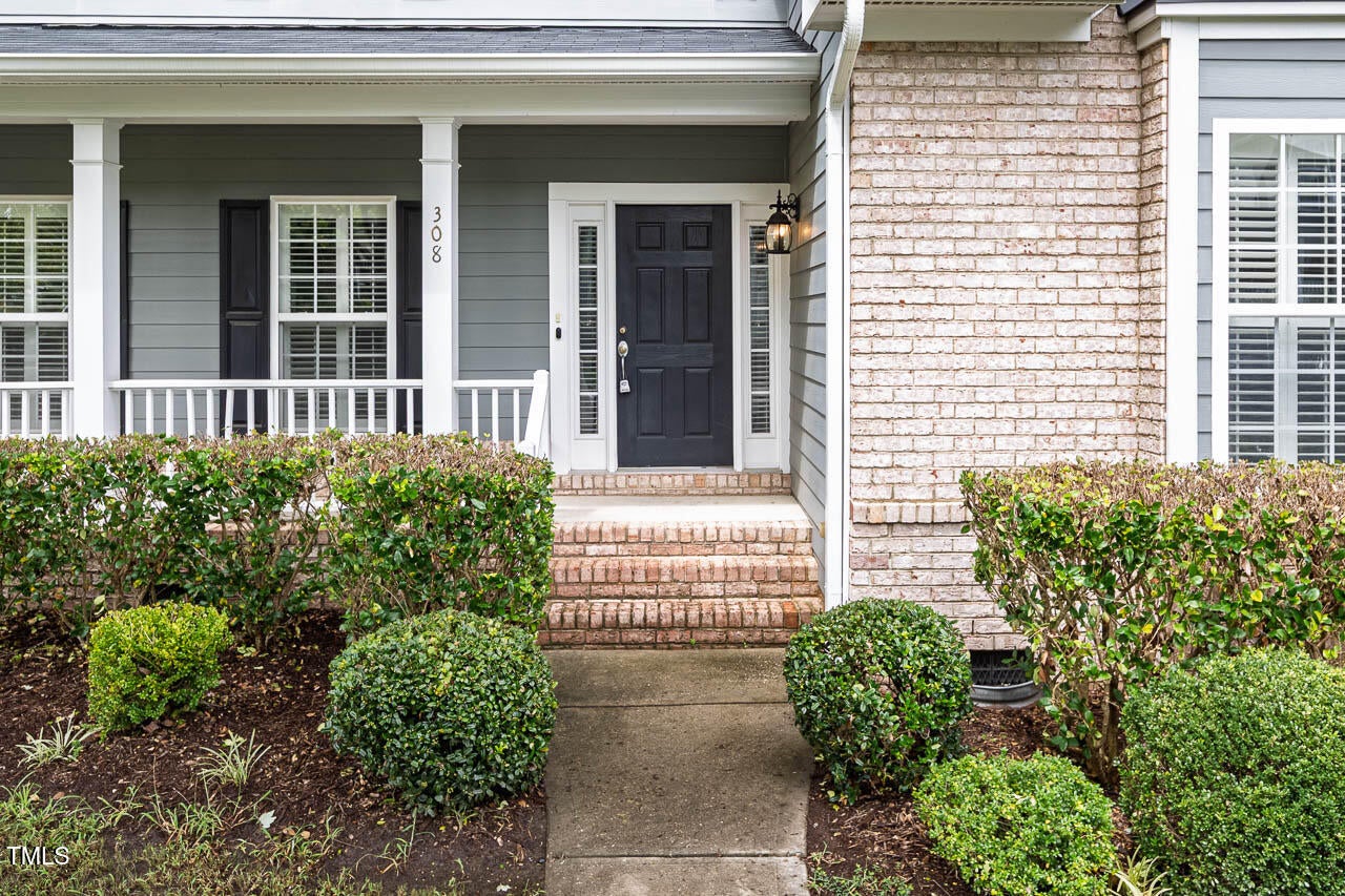Cary, North Carolina, 27519, United States, 5 Bedrooms Bedrooms, ,3 BathroomsBathrooms,Residential,For Sale,1918734