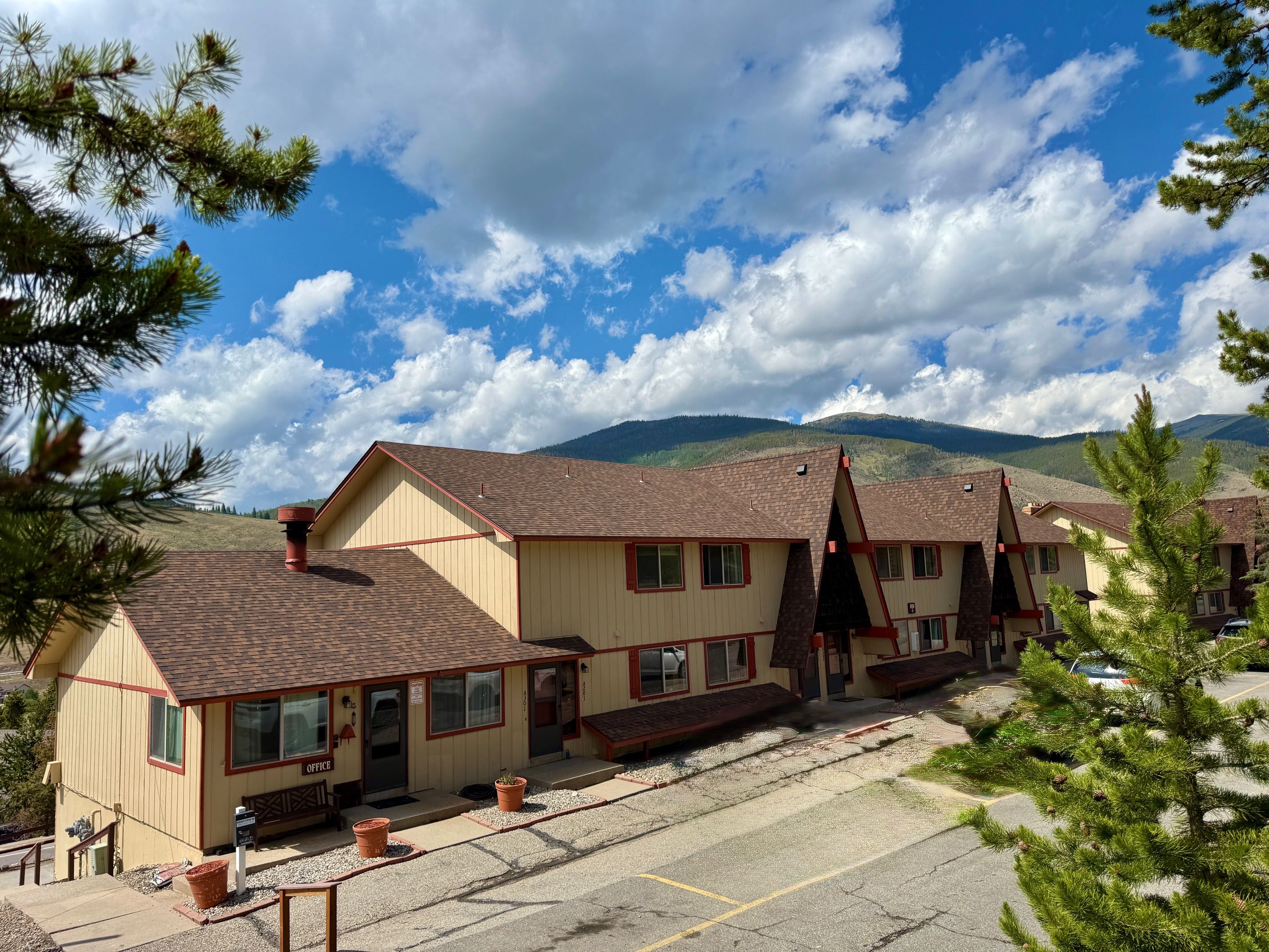  Dillon Valley Condo A-201 - 物件實景