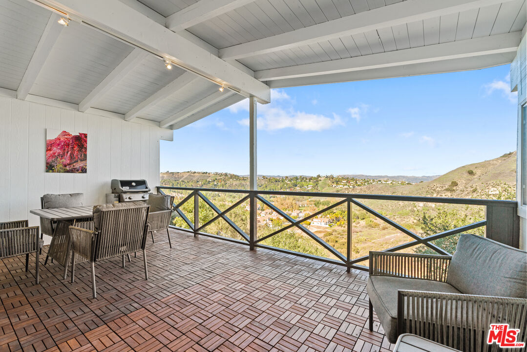 Calabasas, California, 91302, United States, 4 Bedrooms Bedrooms, ,4 BathroomsBathrooms,Residential,For Sale,2002110