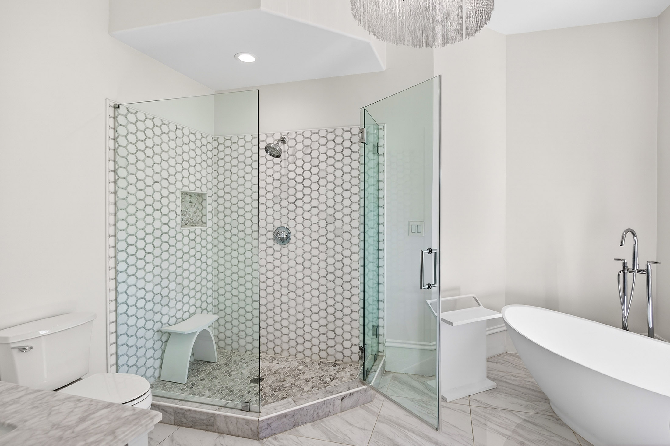  Exceptional Gated Estate with Resort-caliber Grounds - 物件實景