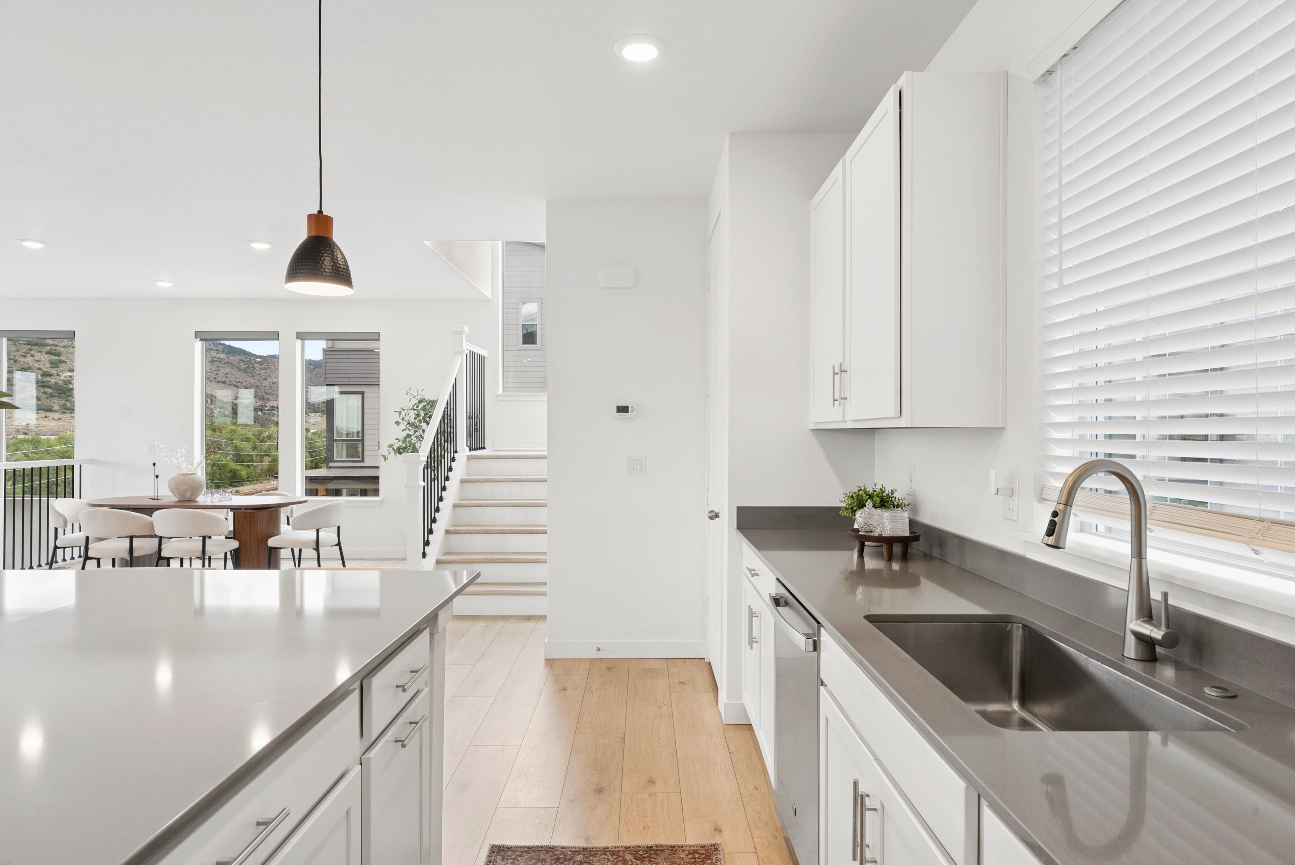  Elevated Colorado Living with 180° Mountain & Reservoir Views - 物件實景