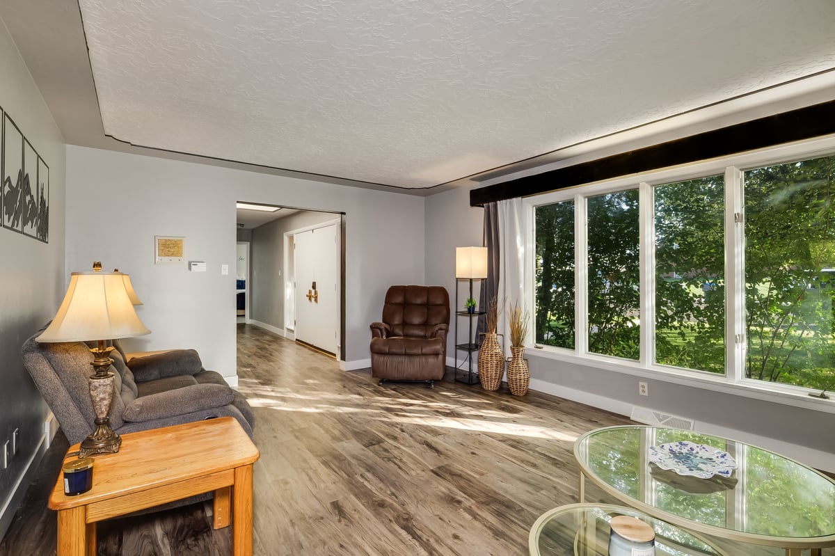 Cheyenne, Wyoming, 8200, United States, 6 Bedrooms Bedrooms, ,2 BathroomsBathrooms,Residential,For Sale,2007508