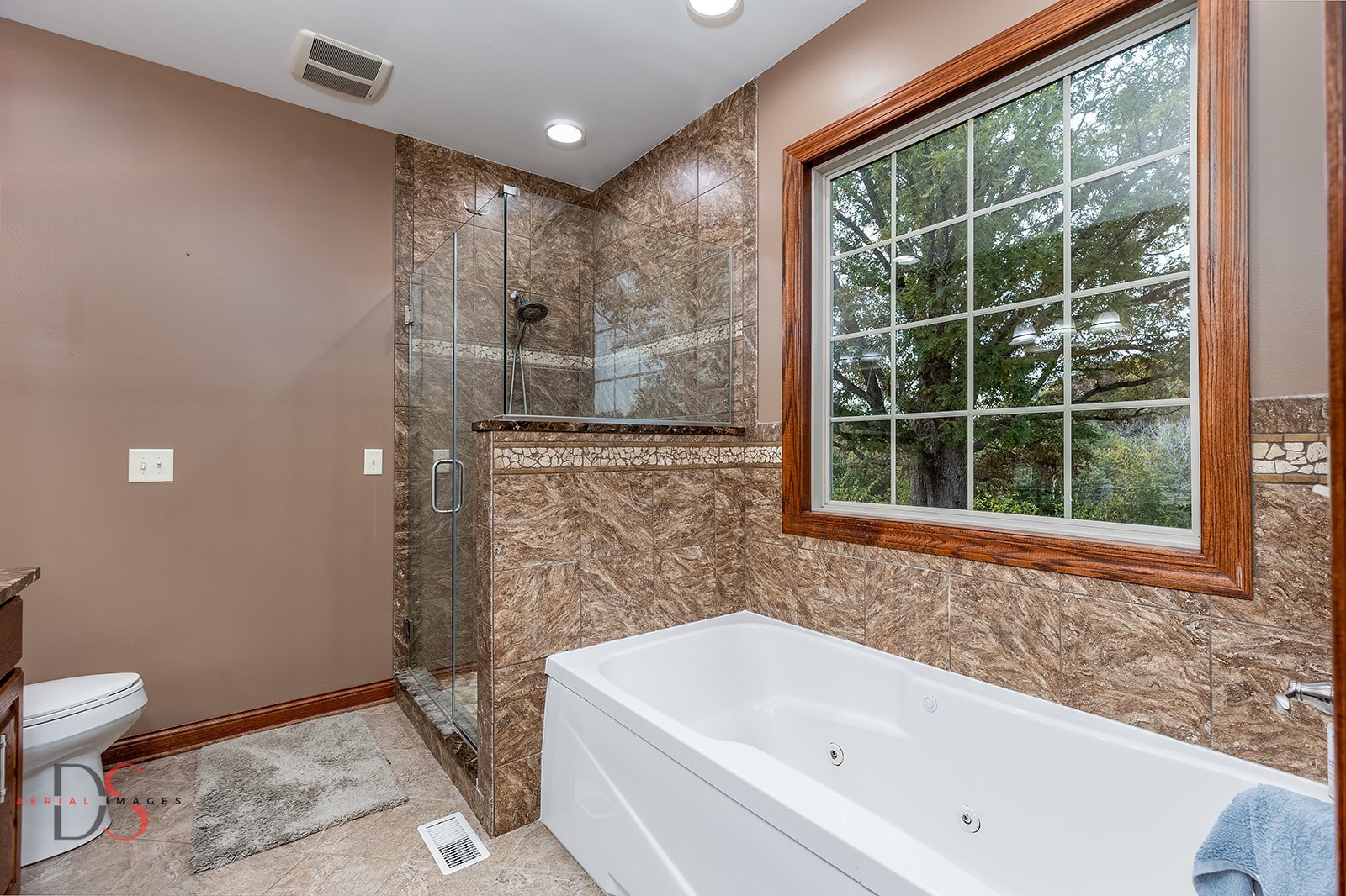 Marseilles, Illinois, 61341, United States, 4 Bedrooms Bedrooms, ,3 BathroomsBathrooms,Residential,For Sale,1970434