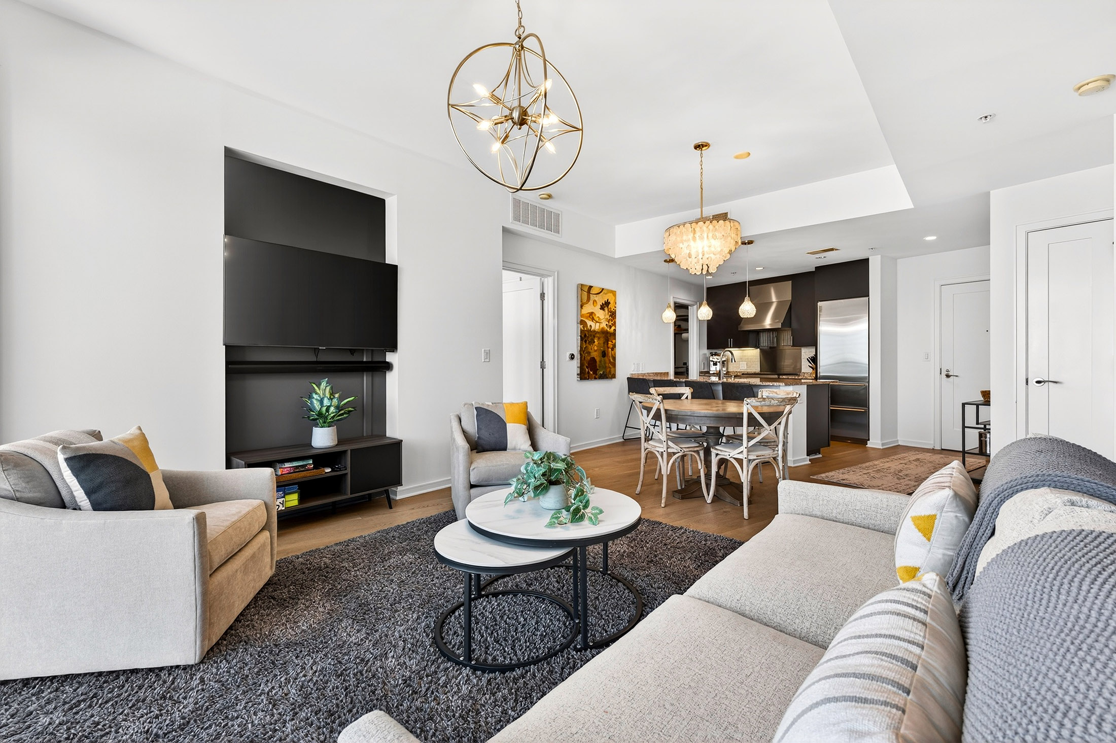  Refined Two Bedroom Residence with Sweeping Skyline Views - 物件實景