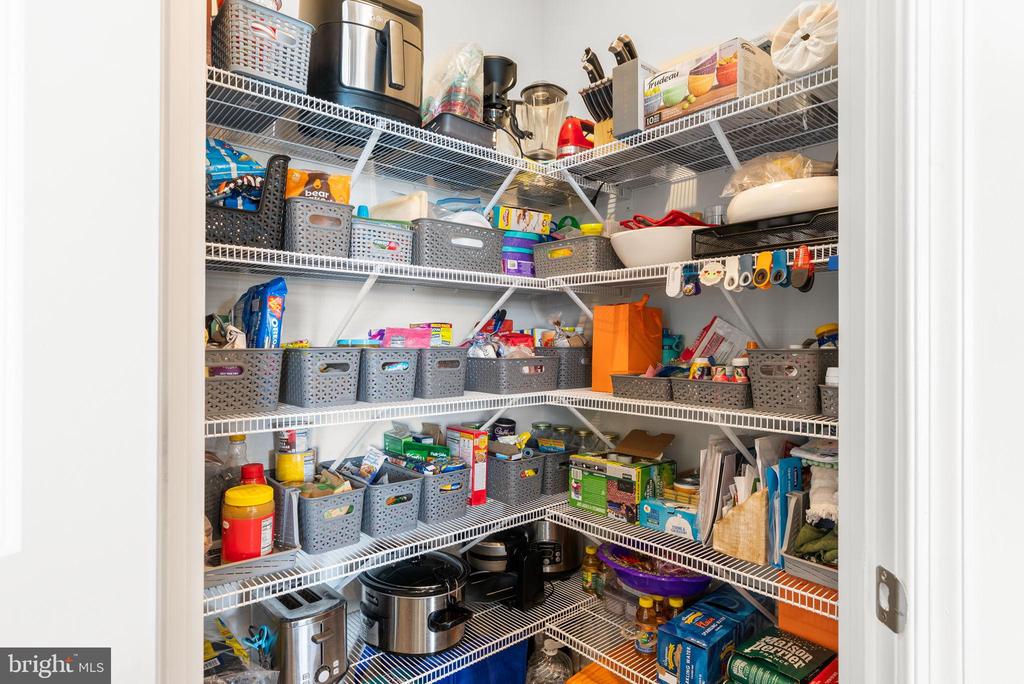 Frederick, Maryland, 21701, United States, 5 Bedrooms Bedrooms, ,4 BathroomsBathrooms,Residential,For Sale,1987107