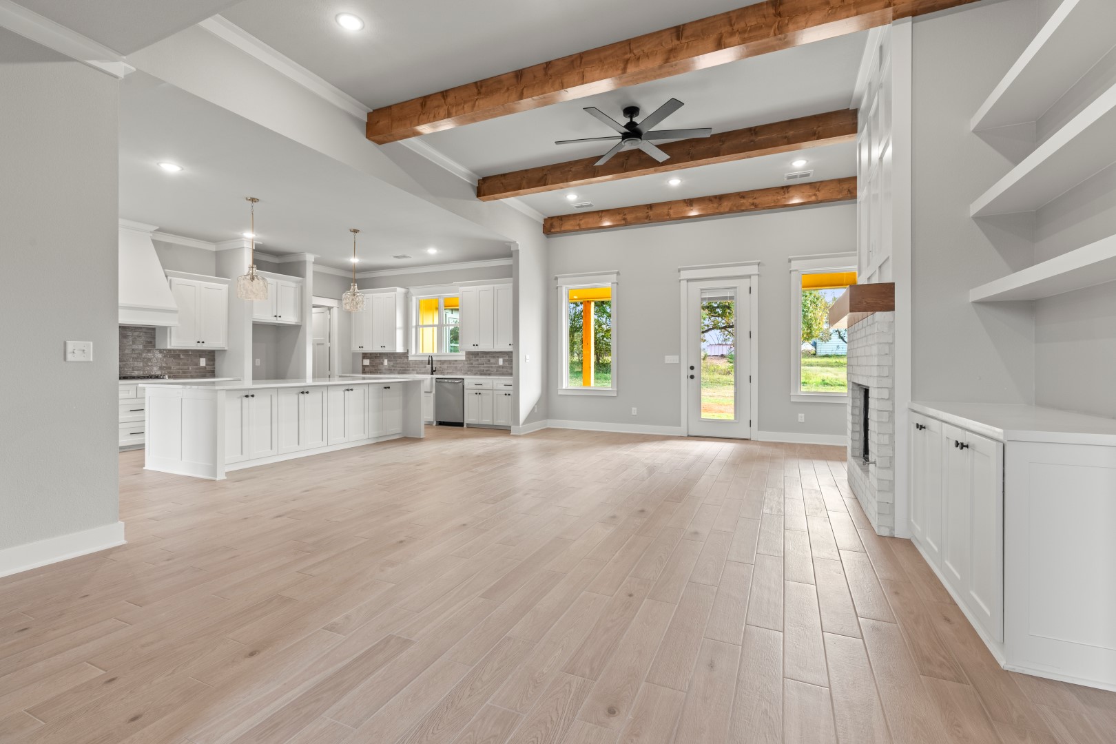 Tyler, Texas, 75704, United States, 3 Bedrooms Bedrooms, ,3 BathroomsBathrooms,Residential,For Sale,1979216