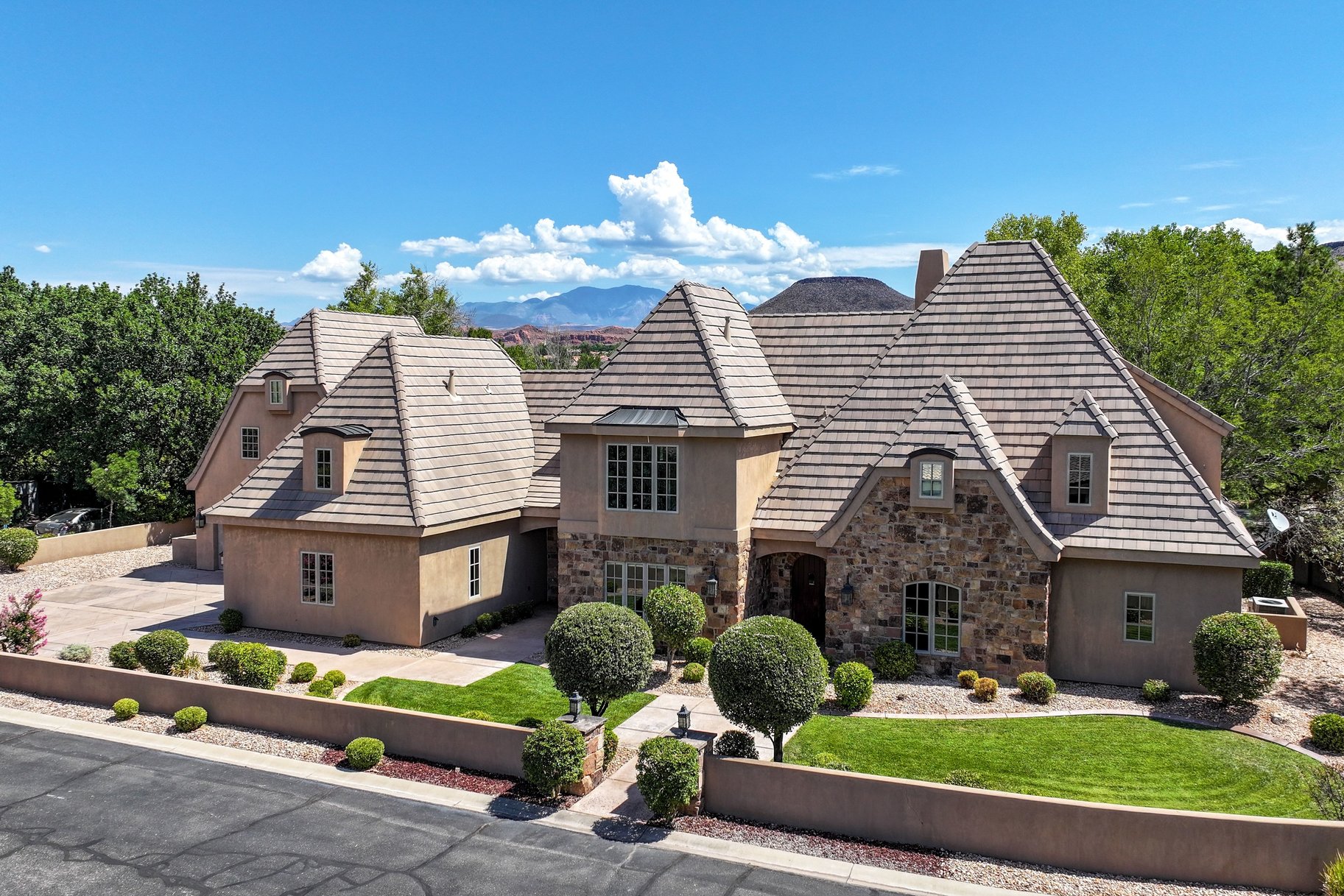  French Country Estate, Tucked Within an Exclusive Luxury Gated Community - 物件實景
