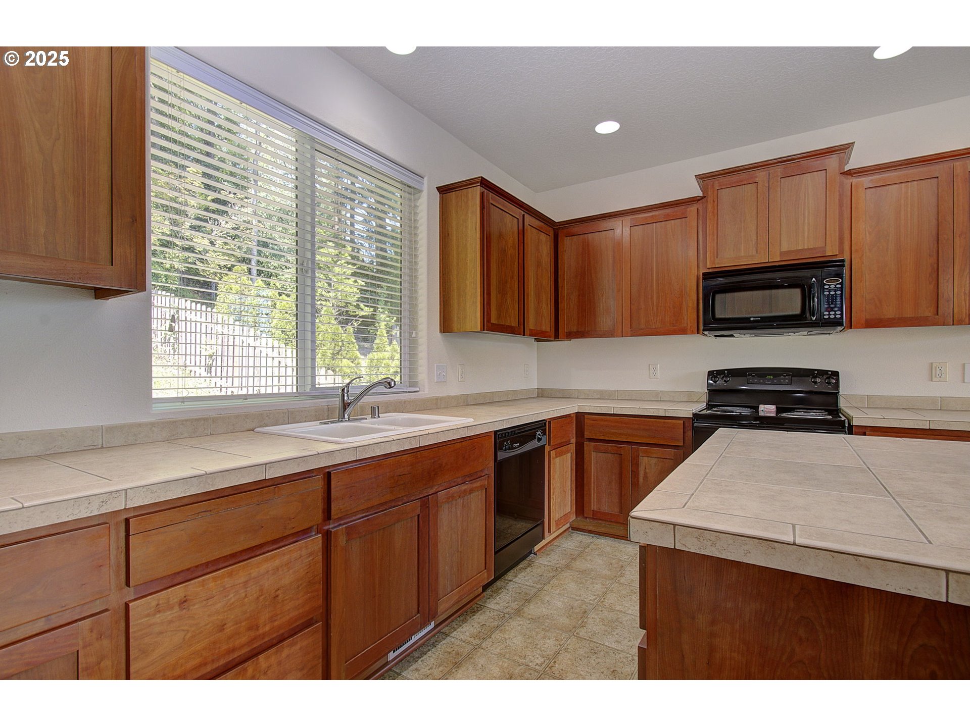 Washougal, Washington, 98671, United States, 3 Bedrooms Bedrooms, ,2 BathroomsBathrooms,Residential,For Sale,1890933