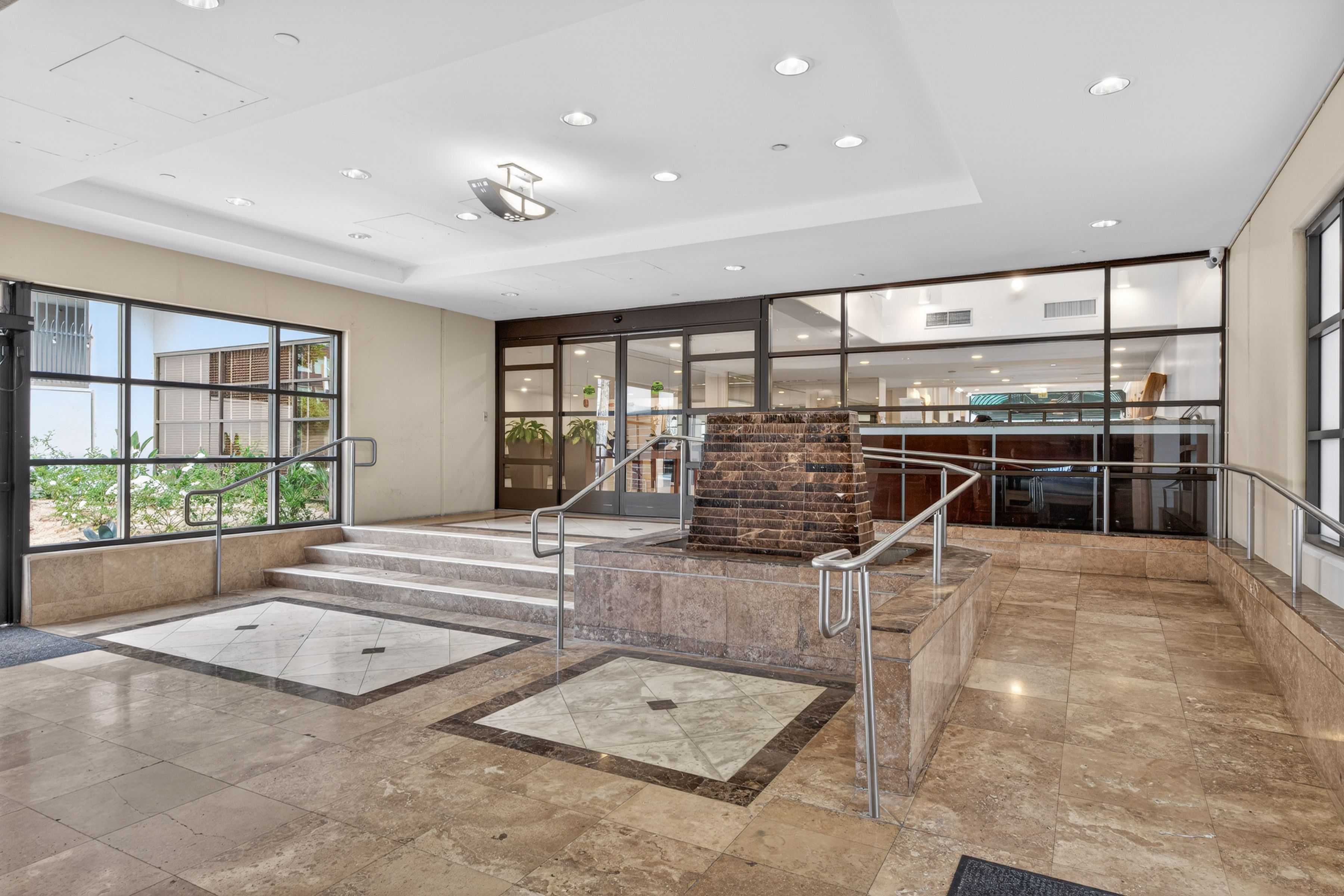  600 West 9th Street #1512 - 物件實景