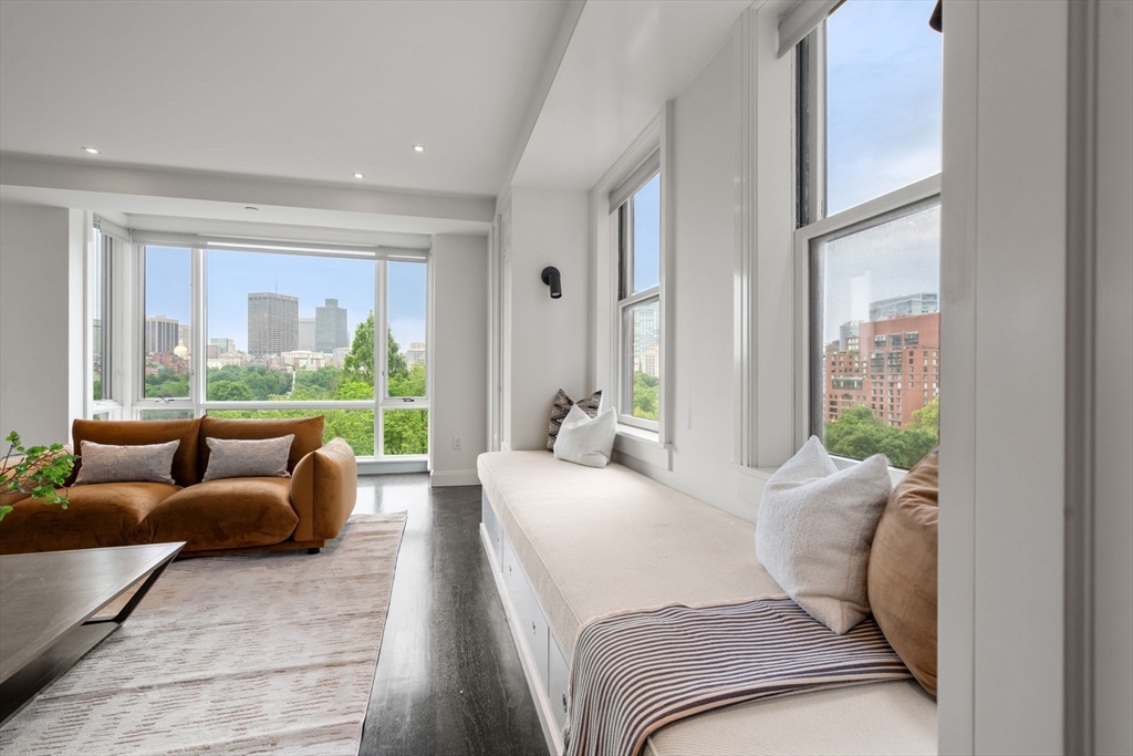 Boston, Massachusetts, 02116, United States, 3 Bedrooms Bedrooms, ,3 BathroomsBathrooms,Residential,For Sale,1895702