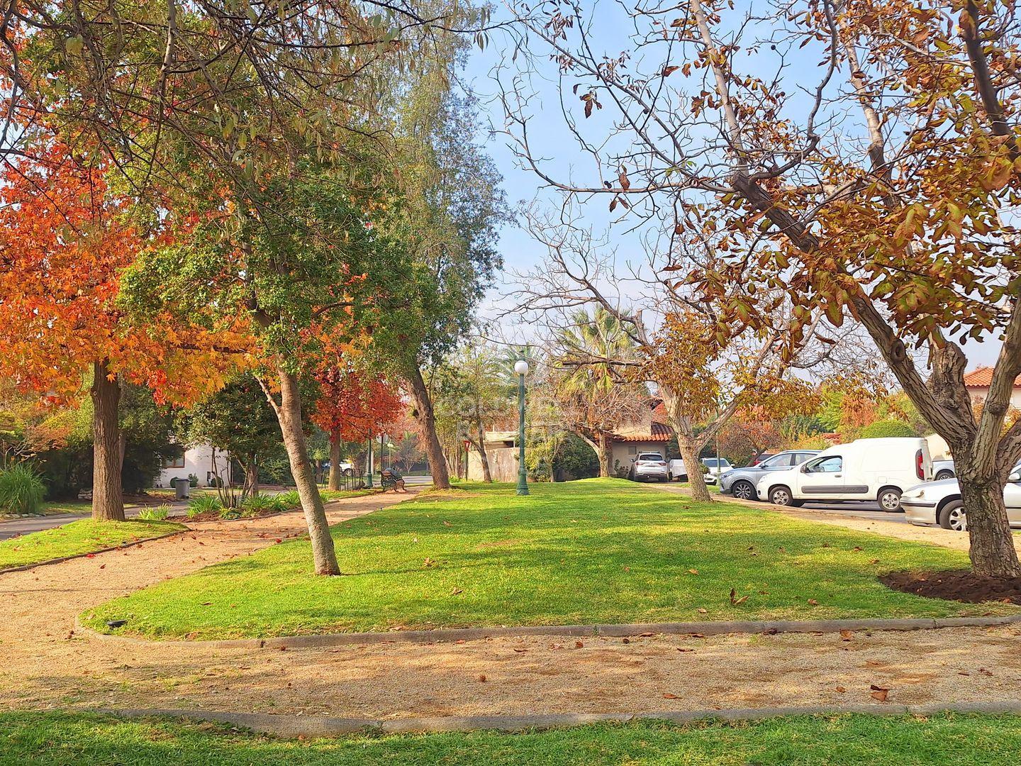 Peñalolén, Chile, 5 Bedrooms Bedrooms, ,3 BathroomsBathrooms,Residential,For Sale,1837912