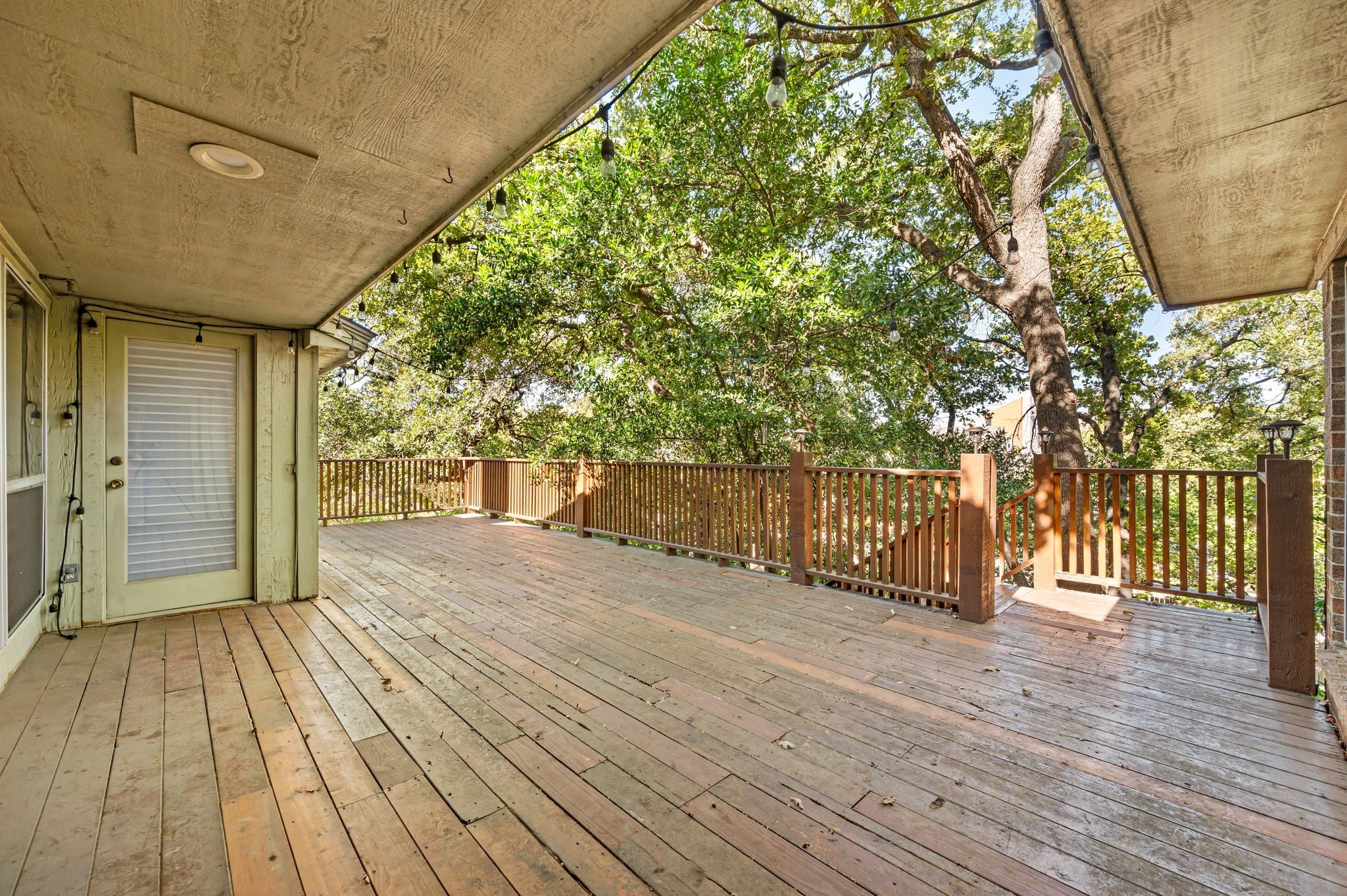 Arlington, Texas, 76012, United States, 4 Bedrooms Bedrooms, ,3 BathroomsBathrooms,Residential,For Sale,1987019