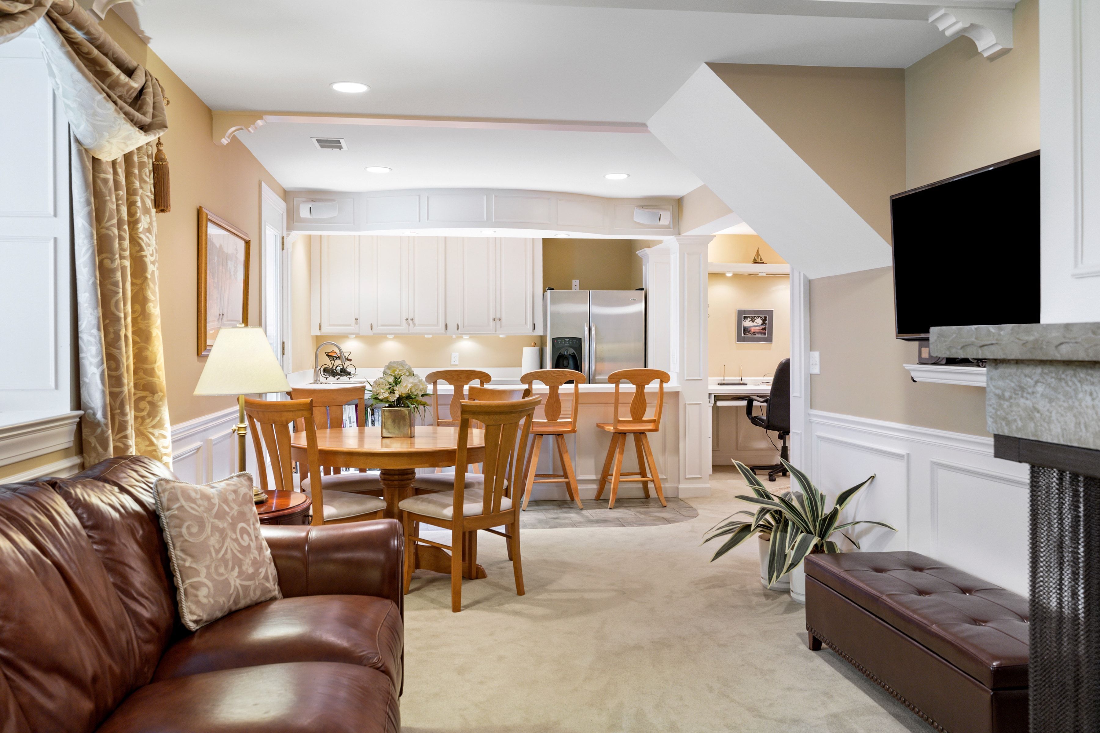  Charming Edina Home Designed for Easy Living - 物件實景