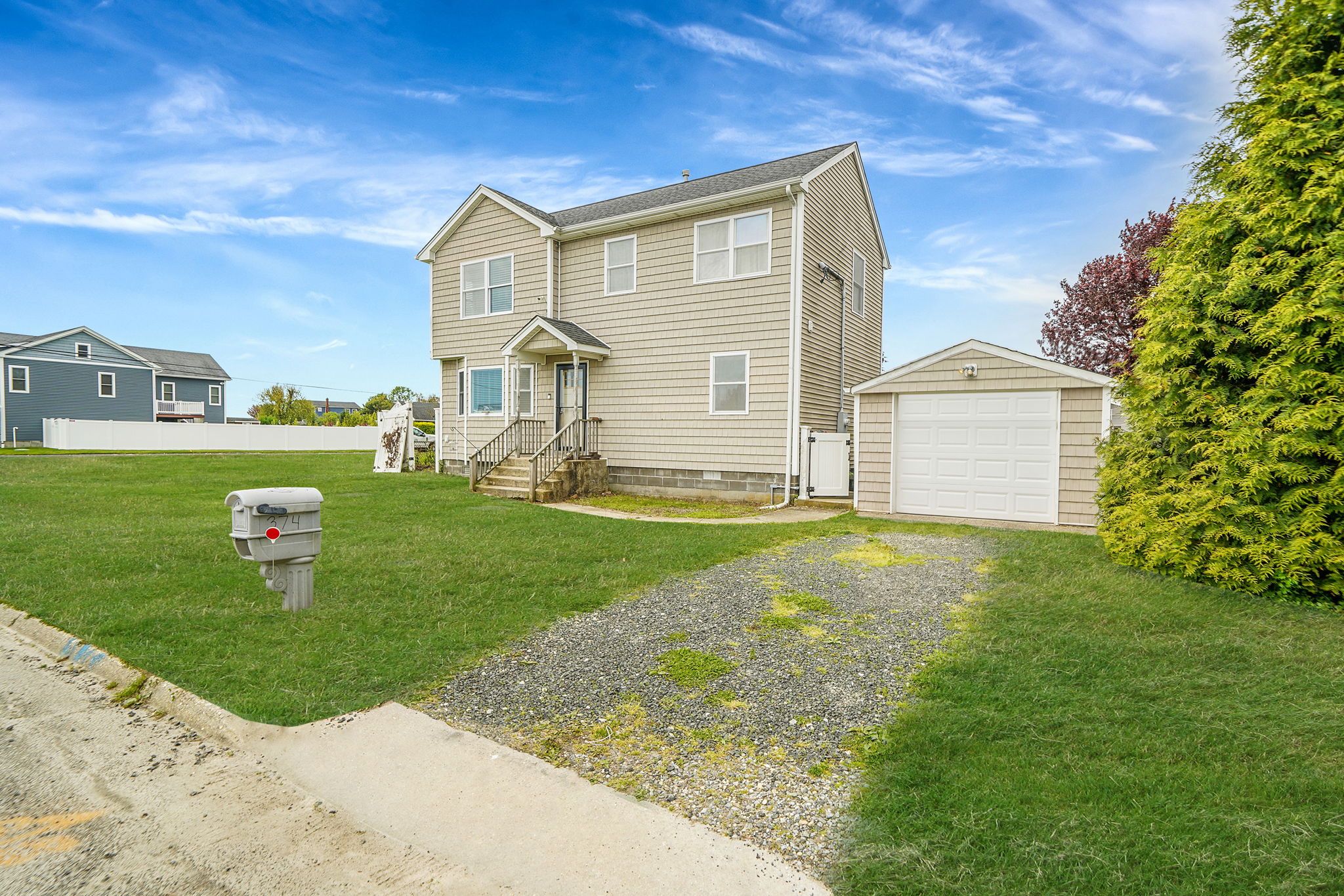 Patchogue, New York, 11772, United States, 2 Bedrooms Bedrooms, ,2 BathroomsBathrooms,Residential,For Sale,2049279