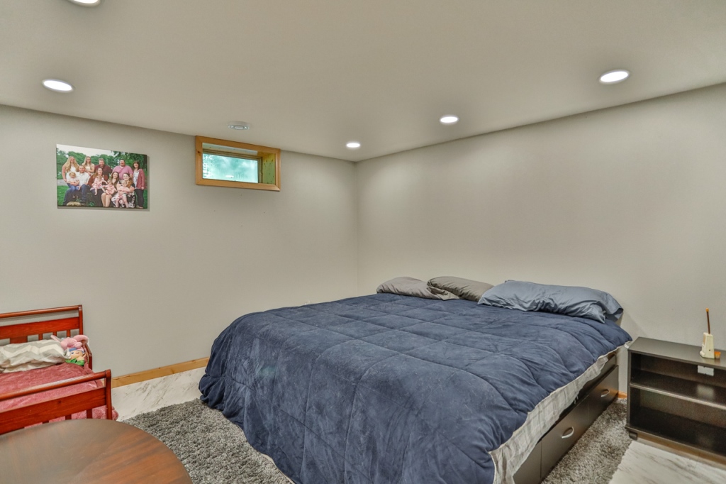 Wausau, Wisconsin, 54401, United States, 3 Bedrooms Bedrooms, ,3 BathroomsBathrooms,Residential,For Sale,1874102
