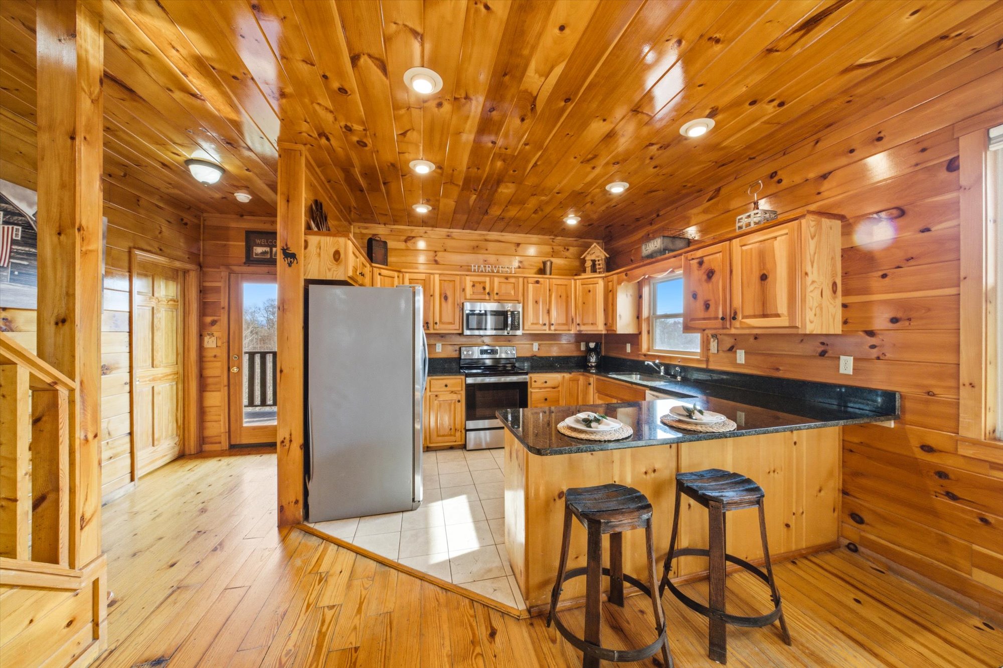Sevierville, Tennessee, 37876-3406, United States, 3 Bedrooms Bedrooms, ,5 BathroomsBathrooms,Residential,For Sale,2049447
